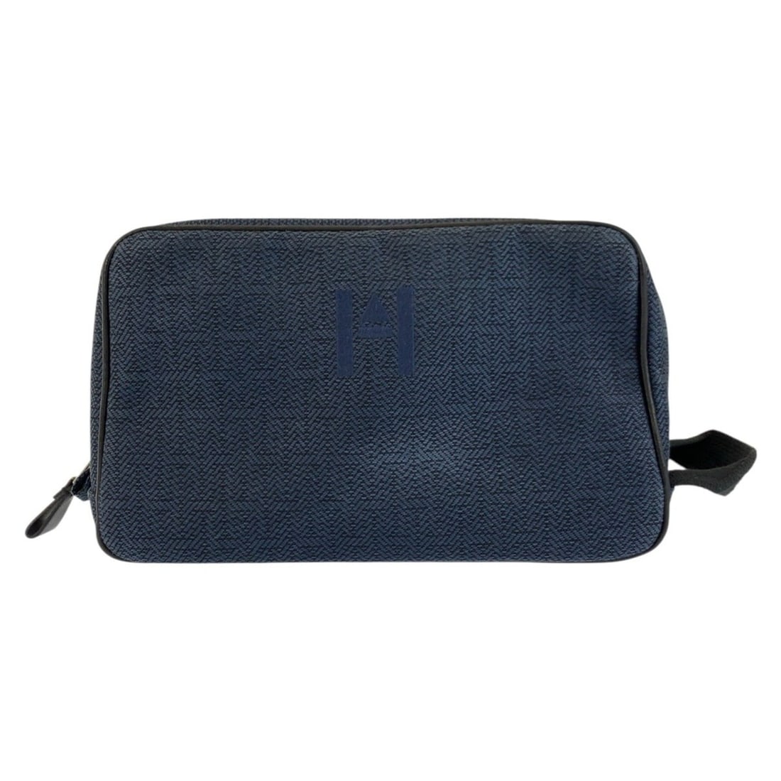 HERMES Globe-Trotter MM Navy Black Silver Hardware Toile Chevron Handbag Pouch Clutch Bag for Women: --- Catalog ---Category: SizeSize (HxWxD): 14cm x 22cm x 10cm / 5.51'' x 8.66'' x 3.93''Category: DesignType: Clutch bag, Handbag, PouchColor: Black, NavyGender: WomenMaterial: Toile chevron Category: