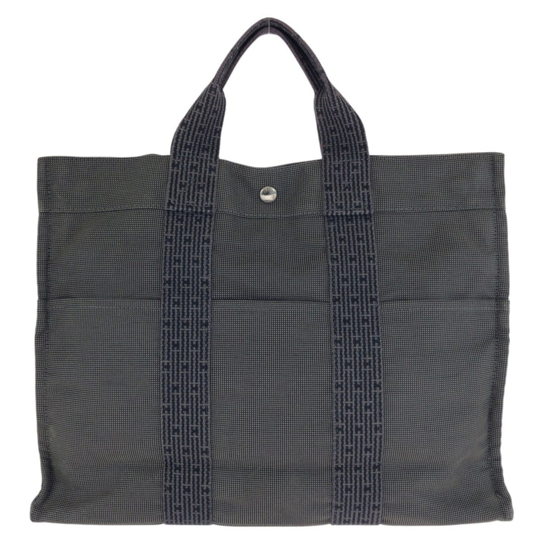 HERMES Hermes Herline MM Grey Silver Hardware Polyamide Polyester Tote Bag Handbag for Women: --- Catalog ---Category: SizeSize (HxWxD): 32cm x 41cm x 10cm / 12.59'' x 16.14'' x 3.93''Category: DesignType: Handbag, Tote bagColor: GrayGender: WomenMaterial: Polyamide , Polyester Category: Gener