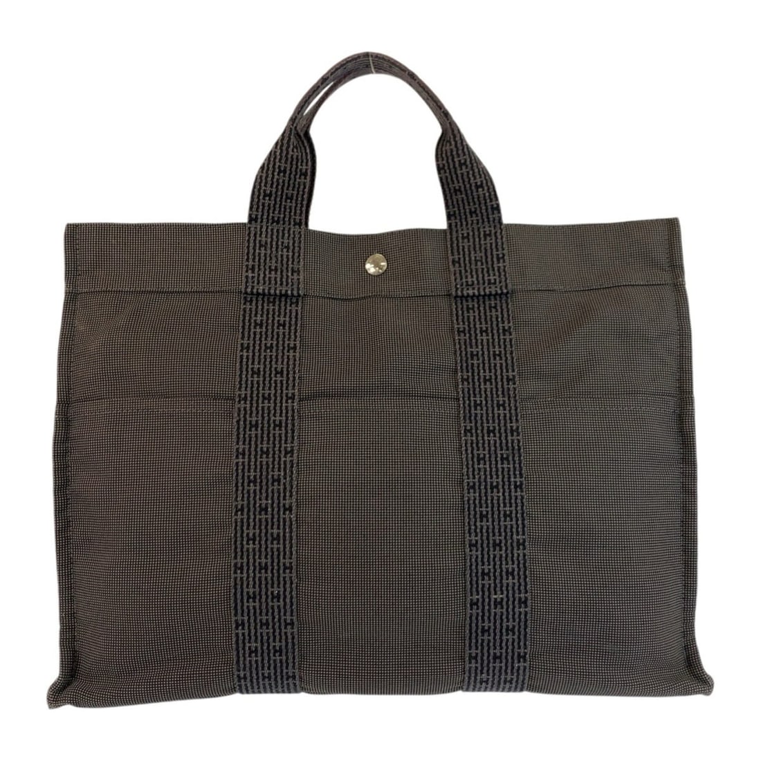 HERMES Hermes Herline MM Grey Silver Hardware Polyamide Polyester Tote Bag Handbag for Women: --- Catalog ---Category: SizeSize (HxWxD): 31cm x 42cm x 10cm / 12.2'' x 16.53'' x 3.93''Category: DesignType: Handbag, Tote bagColor: GrayGender: WomenMaterial: Polyester , Polyamide Category: Genera