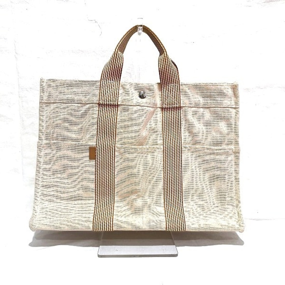 Hermes New Fourre-Tout MM Canvas Handbag Tote Bag for Men and Women: --- Catalog ---Category: SizeSize (HxWxD): 32cm x 43cm x 10cm / 12.59'' x 16.92'' x 3.93''Handle Length: 28cm / 11.02''Category: DesignType: Handbag, Tote bagColor: OrangeGender: Men,WomenMaterial: Ca