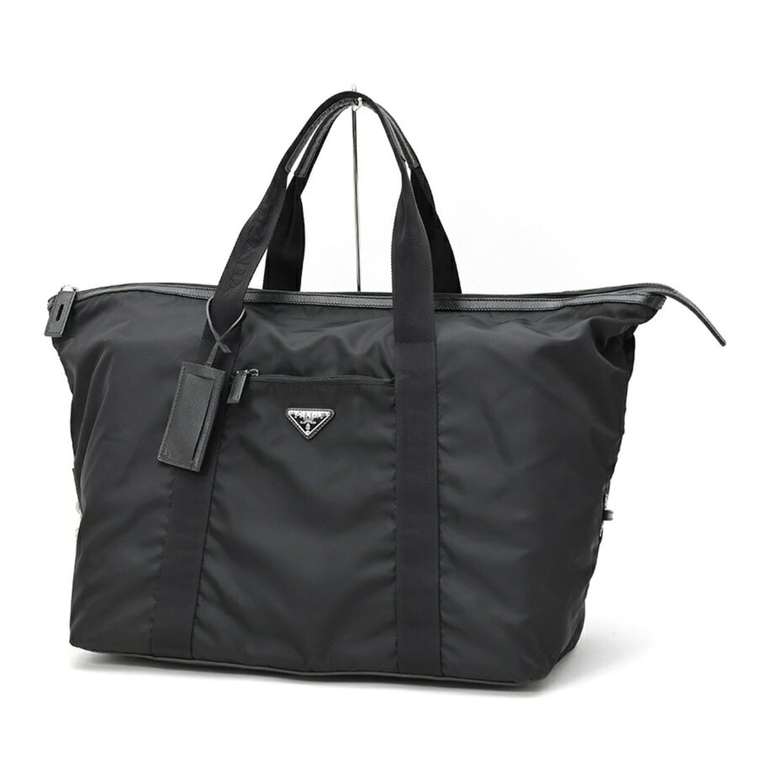 Prada Nylon x Saffiano Leather Duffle Bag Boston 2VC796 Nylon/Leather Black: --- Catalog ---Category: SizeSize (HxWxD): 40cm x 44cm x 24cm / 15.74'' x 17.32'' x 9.44''Category: DesignType: Boston bagColor: BlackGender: Women,MenMaterial: Fabric , Leather Category: GeneralBrand