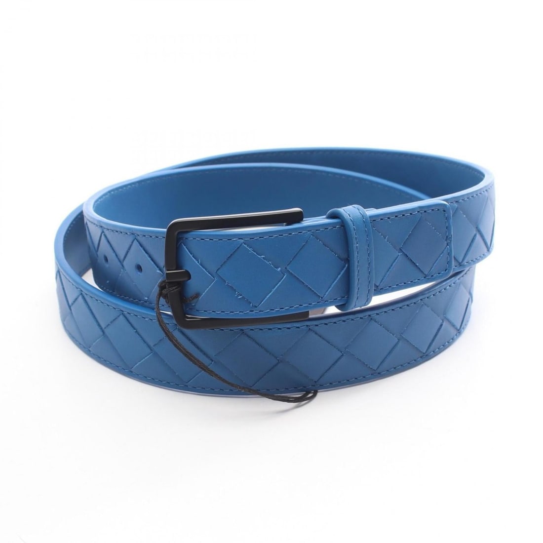 Bottega Veneta Intrecciato Leather Belt for Men, Blue: --- Catalog ---Category: SizeWidth: 3cm / 1.18''Length: 86cm - 96cm / 33.85'' - 37.79''Category: DesignType: Standard beltColor: BlueGender: MenMaterial (Strap): Leather Category: GeneralLine: Intrecc