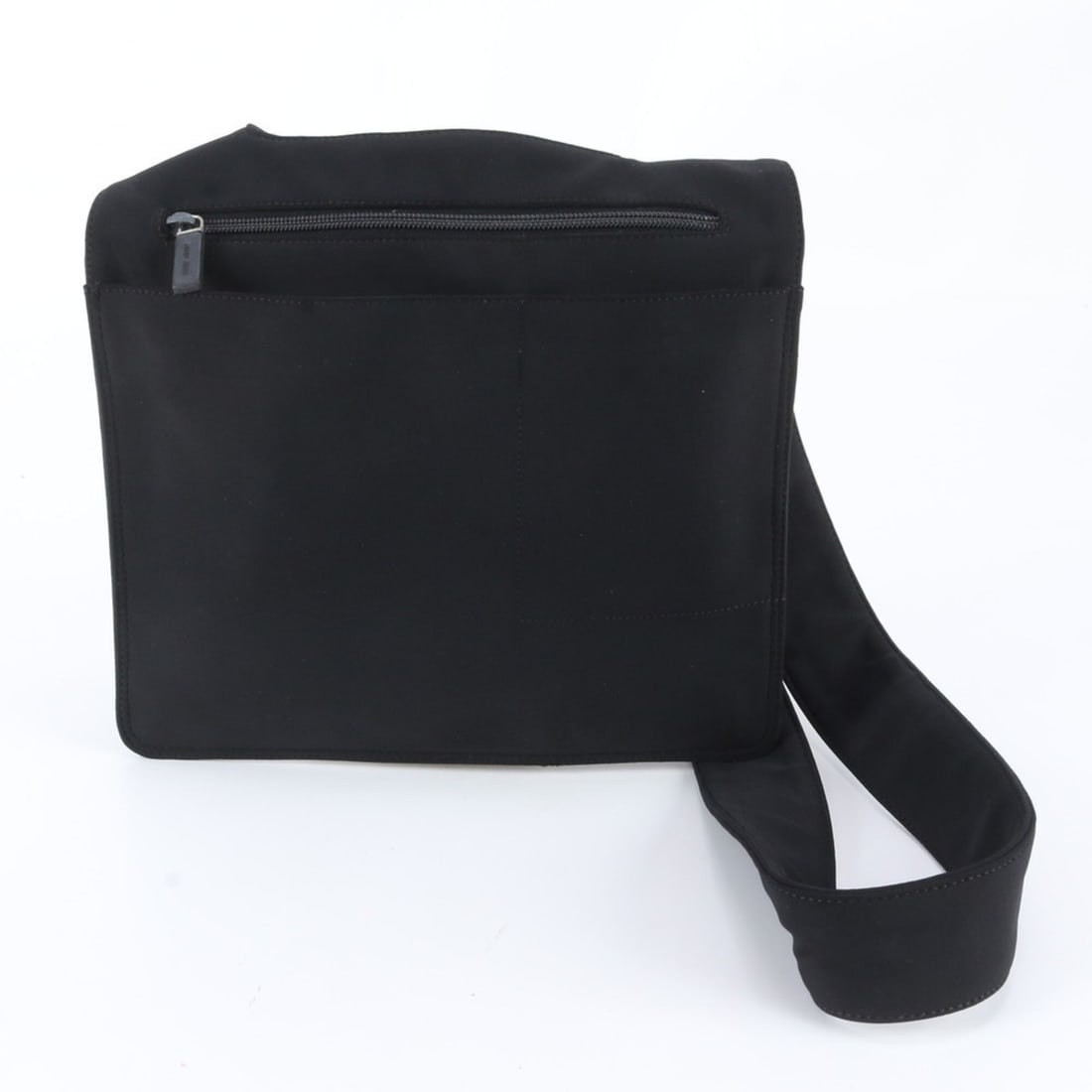 Miu Miu Miu Archive Nylon Shoulder Bag Messenger Black Men's Women's: --- Catalog ---Category: SizeSize (HxWxD): 26cm x 27cm x 1cm / 10.23'' x 10.62'' x 0.39''Strap Length: 115cm / 45.27''Category: DesignType: Messenger bag, Shoulder bagColor: BlackGender: Men,WomenMate