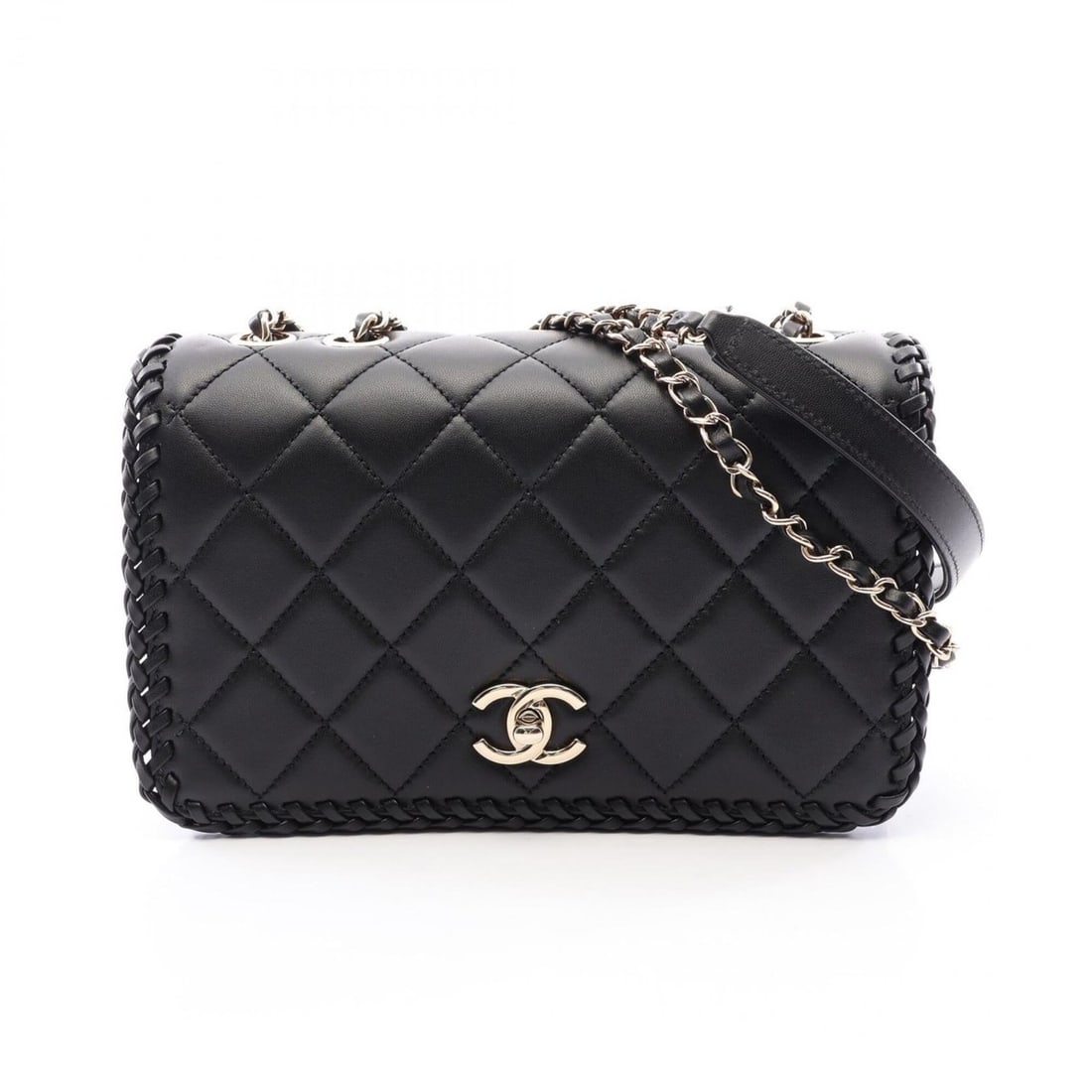 Chanel Matelassé Full Flap Shoulder Bag/Handbag, Lambskin Leather, Women's, Black: --- Catalog ---Category: SizeSize (HxWxD): 15cm x 24cm x 6cm / 5.9'' x 9.44'' x 2.36''Category: DesignType: Shoulder bagColor: BlackGender: WomenMaterial: Leather Category: GeneralBrand: Chanel--- Ite