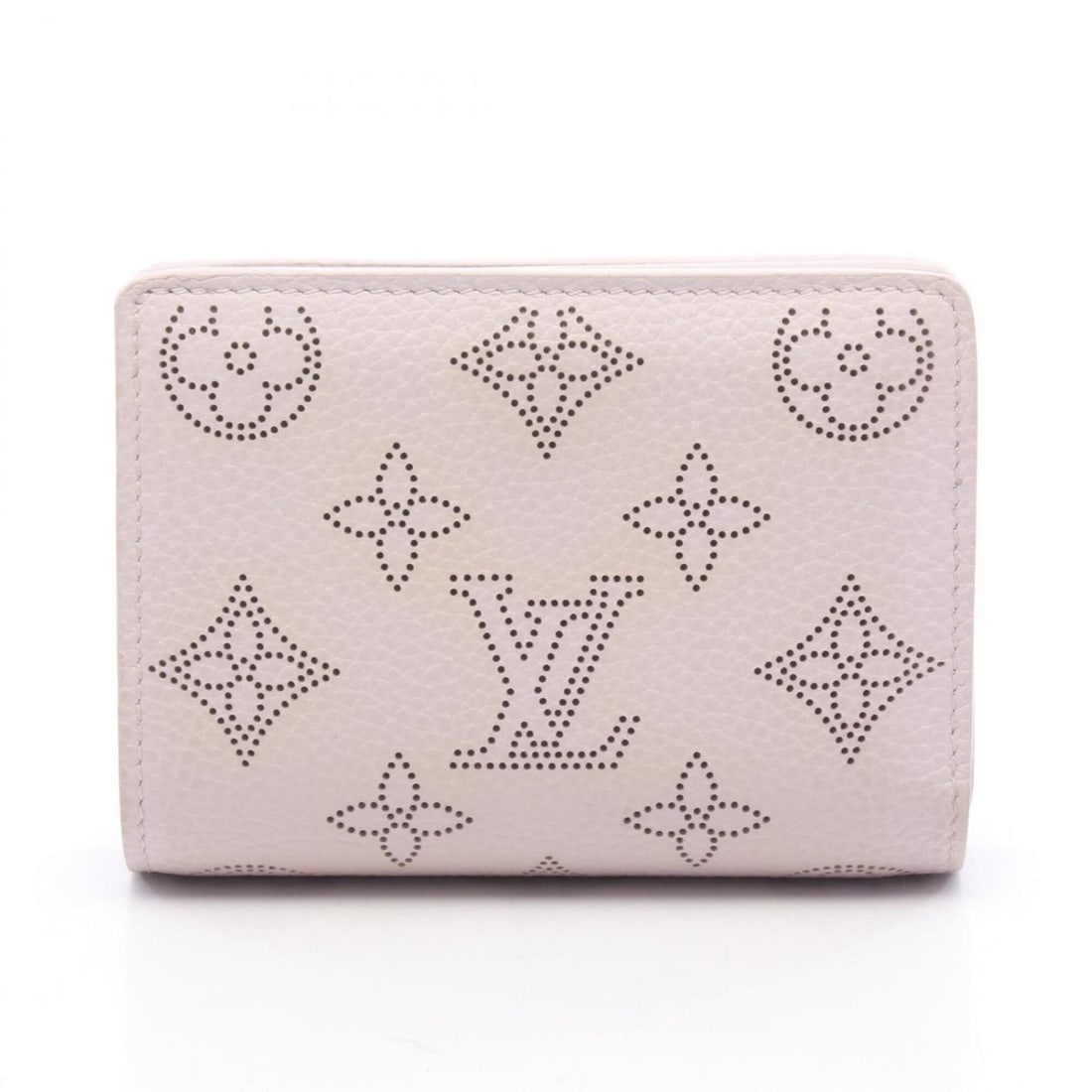 Louis Vuitton Portefeuille Claire Monogram Mahina Misty Lilac Bi-fold Wallet, Leather, Mahina,: --- Catalog ---Category: SizeSize (HxWxD): 8cm x 11cm x 2.5cm / 3.14'' x 4.33'' x 0.98''Category: DesignType: Wallet (bi-fold)Color: Monogram, PurpleGender: WomenMaterial: Monogram Category: GeneralMP