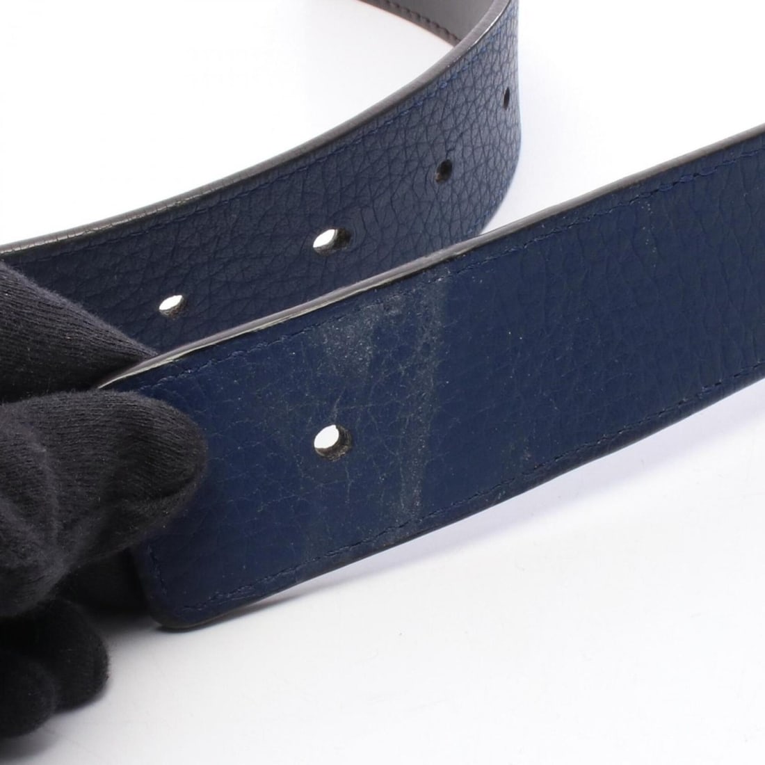 Louis Vuitton LV Reversible Leather Belt for Men, Blue/Black: --- Catalog ---Category: SizeLength: 107.5cm / 42.32''Category: DesignType: Standard beltColor: Black, BlueGender: MenMaterial (Strap): Leather Category: GeneralBrand: Louis Vuitton--- Item List ---Se