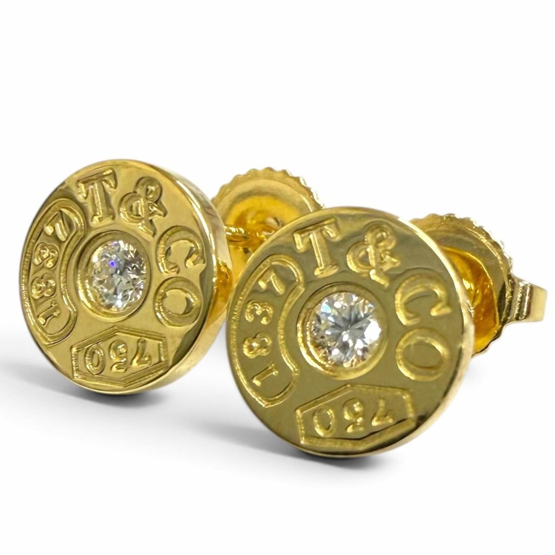 TIFFANY & Co. Tiffany AU750 1P Diamond 1837 Circle Earrings, Yellow Gold, Made in Italy, Weight: --- Catalog ---Category: DesignType: Stud earringsColor: Yellow goldStone: DiamondGender: WomenMaterial: Yellow gold (18K)Category: GeneralBrand: TiffanyCountry of Origin: Italy--- Item List ---Sectio