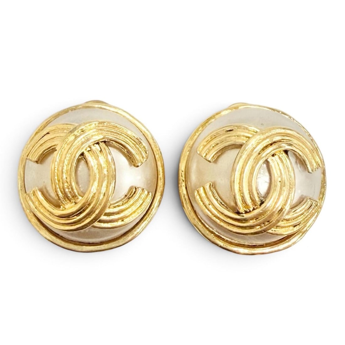 CHANEL Vintage 94A Coco Mark Eco Pearl Clip-on Earrings, Gold, Made in France, Women's. (Pair): --- Catalog ---Category: DesignType: Clip earringsColor: GoldGender: WomenCategory: GeneralMPN: 94ABrand: ChanelCountry of Origin: France--- Item List ---Section: ConditionRanking: Rank A Used - A few