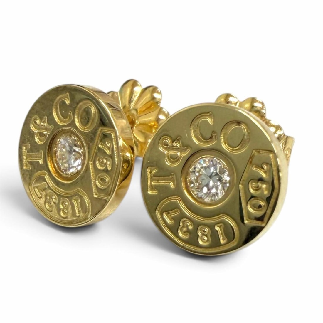 TIFFANY & Co. Tiffany AU750 1P Diamond 1837 Circle Earrings, Yellow Gold, Made in Italy, Weight: --- Catalog ---Category: DesignType: Stud earringsColor: Yellow goldStone: DiamondGender: WomenMaterial: Yellow gold (18K)Category: GeneralBrand: TiffanyCountry of Origin: Italy--- Item List ---Sectio
