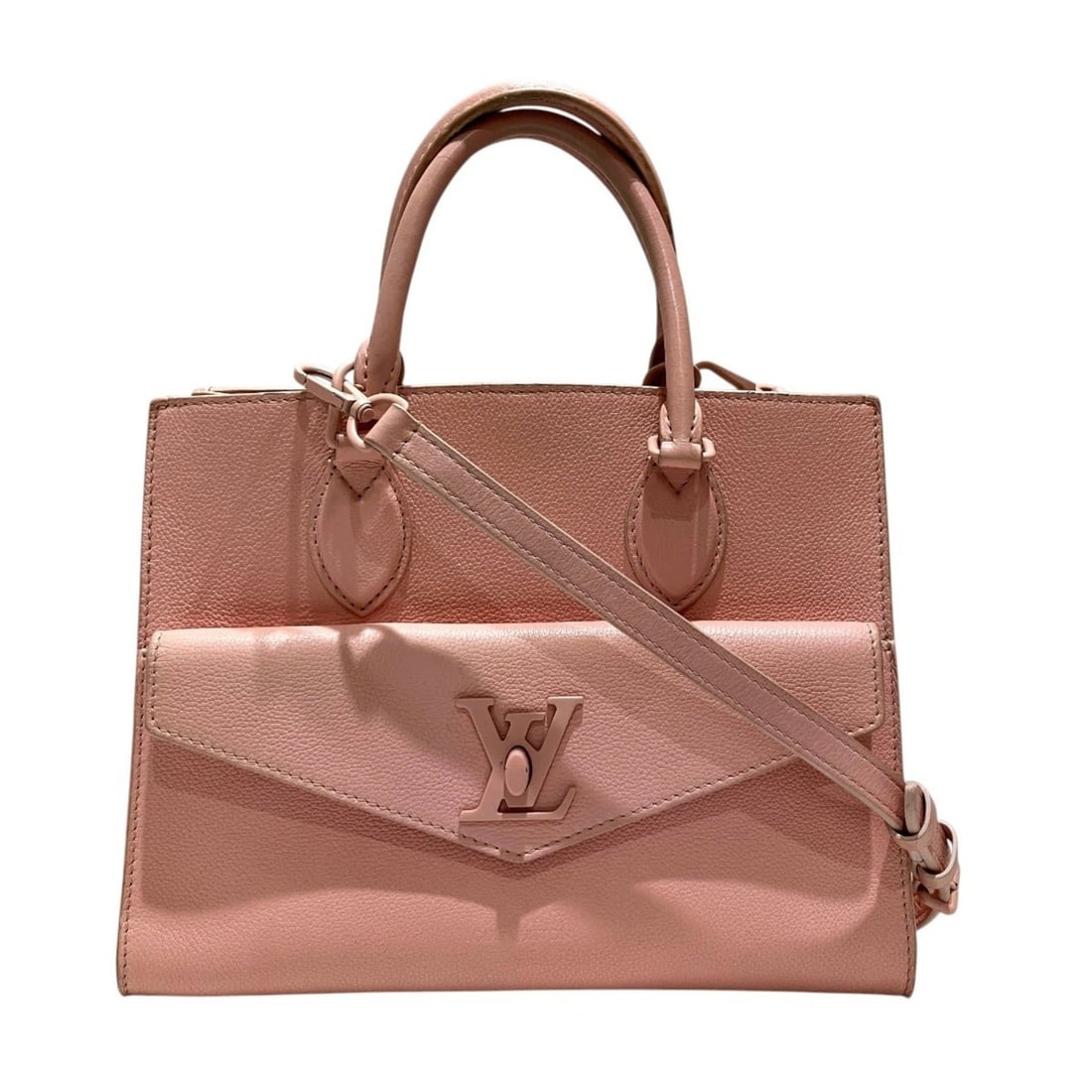 Louis Vuitton Lockme Tote PM Bag, Calf Leather, M55818: --- Catalog ---Category: SizeSize (HxWxD): 22cm x 27cm x 12cm / 8.66'' x 10.62'' x 4.72''Category: DesignType: Tote bagColor: Galle, RoseGender: WomenCategory: GeneralMPN: M55818Brand: Louis Vuitton--