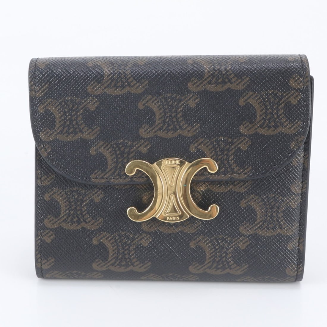Celine Small Flap Wallet, Triomphe Canvas Leather Tri-fold Wallet for Women: --- Catalog ---Category: SizeSize (HxWxD): 9cm x 10.5cm x 2cm / 3.54'' x 4.13'' x 0.78''Category: DesignType: Wallet (tri-fold)Color: BrownGender: WomenMaterial: Leather , Coated canvas Category: Gene