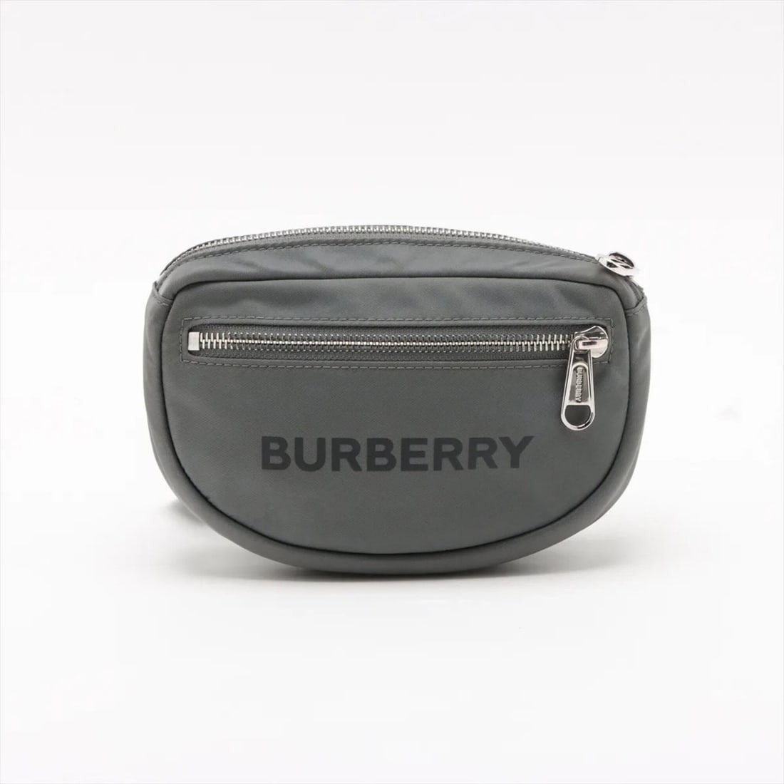 Burberry Cannon Logo Print Bum Bag 2-Way Body Waist Pouch for Men: --- Catalog ---Category: SizeSize (HxWxD): 12cm x 18cm x 4cm / 4.72'' x 7.08'' x 1.57''Category: DesignType: Sling bagColor: KhakiGender: MenCategory: GeneralBrand: Burberry--- Item List ---Section: C