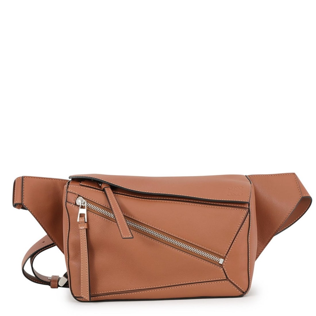 Loewe Body Bag Puzzle Bum Small B510P35X09 LOEWE Handbag: --- Catalog ---Category: SizeWeight: 470g / 1.03lb.Size (HxWxD): 16cm x 24cm x 10cm / 6.29'' x 9.44'' x 3.93''Strap Length: 71cm - 111cm / 27.95'' - 43.7''Category: DesignType: Handbag, Sling bagColor