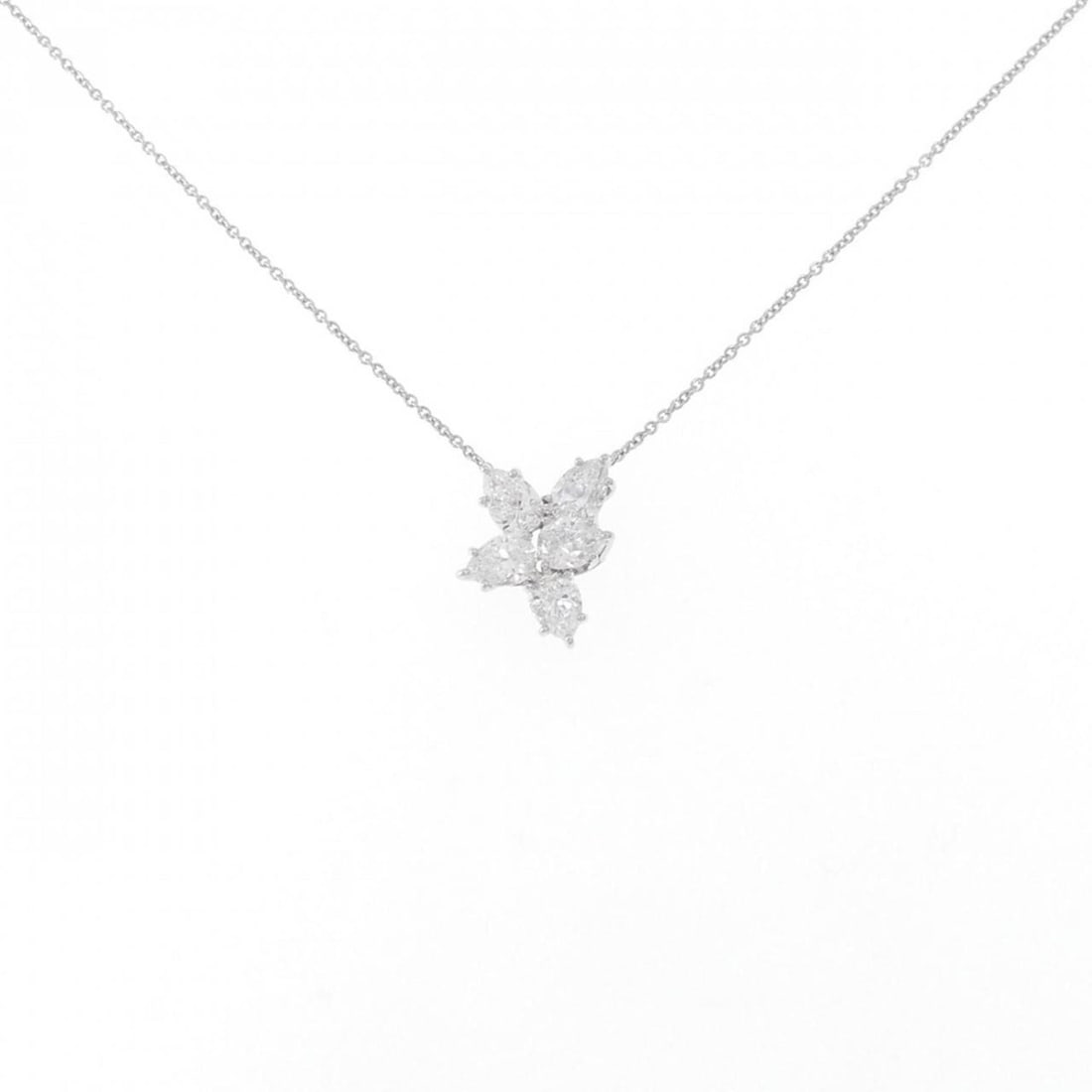 Harry Winston Cluster Large Necklace: --- Catalog ---Category: SizePendant Size: 16mm x 11.9mm / 0.62'' x 0.46''Neck Circumference: 42 cm / 16.53''Category: DesignGender: WomenMaterial: PlatinumPendant Type: PendantNecklace Type: Necklace