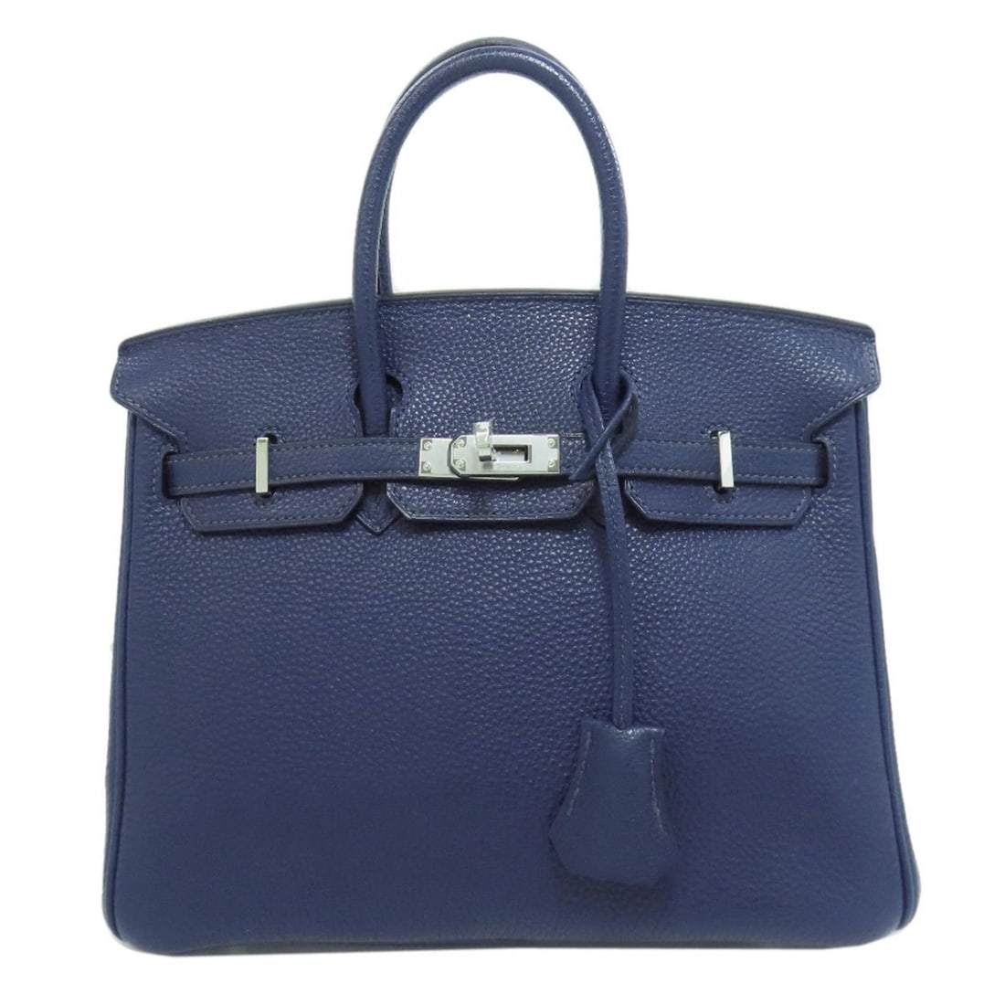 Hermes Birkin 25 Togo Handbag for Women HERMES: --- Catalog ---Category: SizeSize (HxWxD): 18cm x 25cm x 13cm / 7.08'' x 9.84'' x 5.11''Category: DesignType: HandbagColor: BlueGender: WomenMaterial: Togo leather Category: GeneralBrand: Hermes---