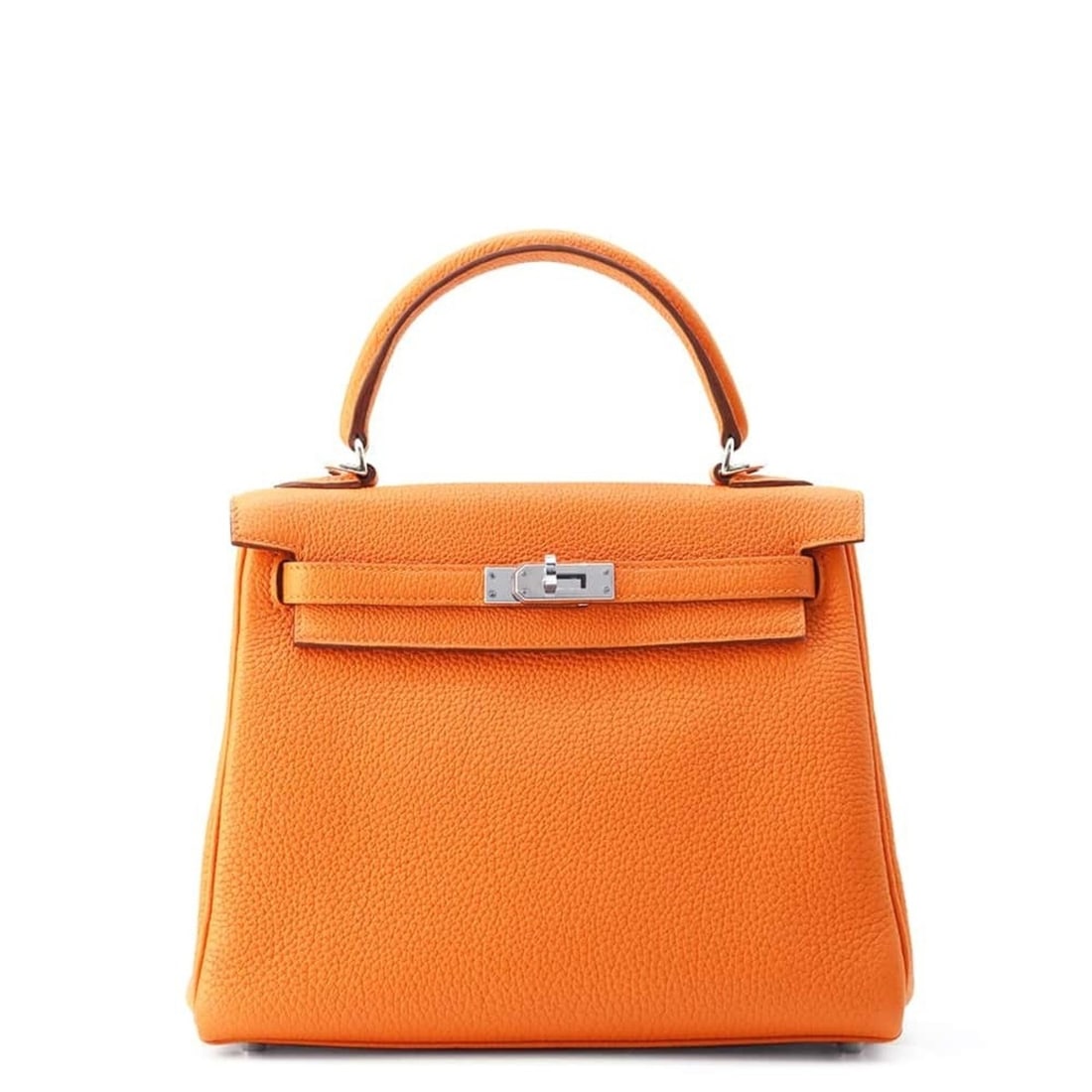 Hermes handbag Kelly 25, in-stitched, orange, Togo, W stamp, 2-way shoulder bag: --- Catalog ---Category: SizeSize (HxWxD): 18cm x 25cm x 10cm / 7.08'' x 9.84'' x 3.93''Category: DesignType: HandbagColor: OrangeGender: WomenMaterial: Togo leather Category: GeneralBrand: Hermes--- 