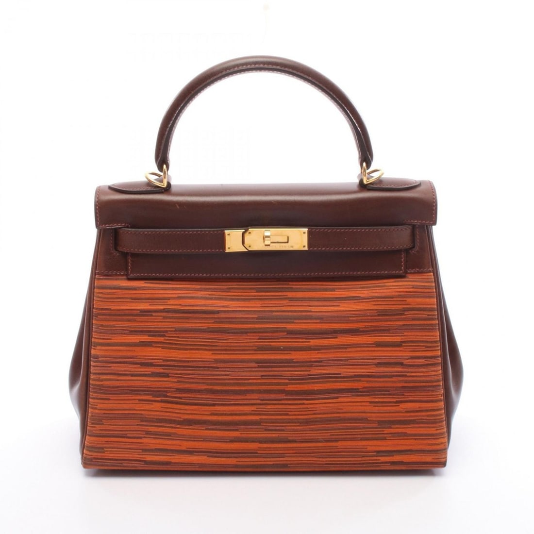 Hermes Hermès Kelly 28 handbag in calfskin with a Vibrato strap. Available orange, brown, and: --- Catalog ---Category: SizeSize (HxWxD): 21cm x 28cm x 11cm / 8.26'' x 11.02'' x 4.33''Category: DesignType: HandbagColor: Brown, Multi-color, OrangeGender: WomenMaterial: Vibrato leather , Leather 