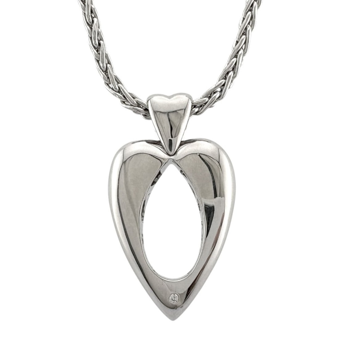 Piaget Doll Necklace, 18k Gold Diamond Necklace for Women.: --- Catalog ---Category: SizePendant Size: 47.5mm x 27mm / 1.87'' x 1.06''Neck Circumference: 61 cm / 24.01''Category: DesignColor: SilverGender: WomenMaterial: White gold (18K)Necklace Type: