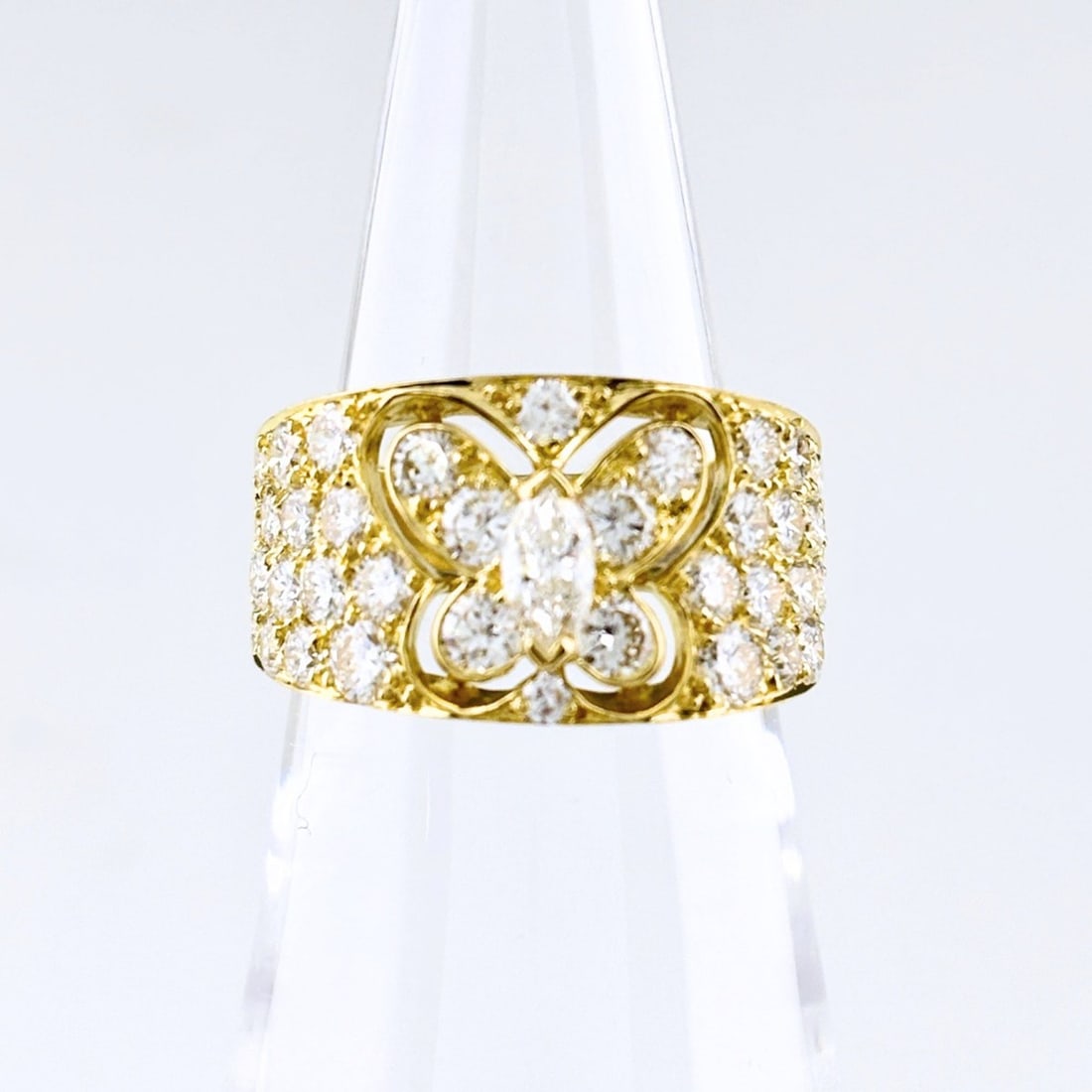 Van Cleef & Arpels Yellow Gold Ring with Small Diamonds (18K) - Women's: --- Catalog ---Category: SizeJP Size: 11US Size: 6Category: DesignType: Band ringStone: DiamondGender: WomenMaterial: Yellow gold (18K)Category: GeneralBrand: Van Cleef & Arpels--- Item List ---Sectio