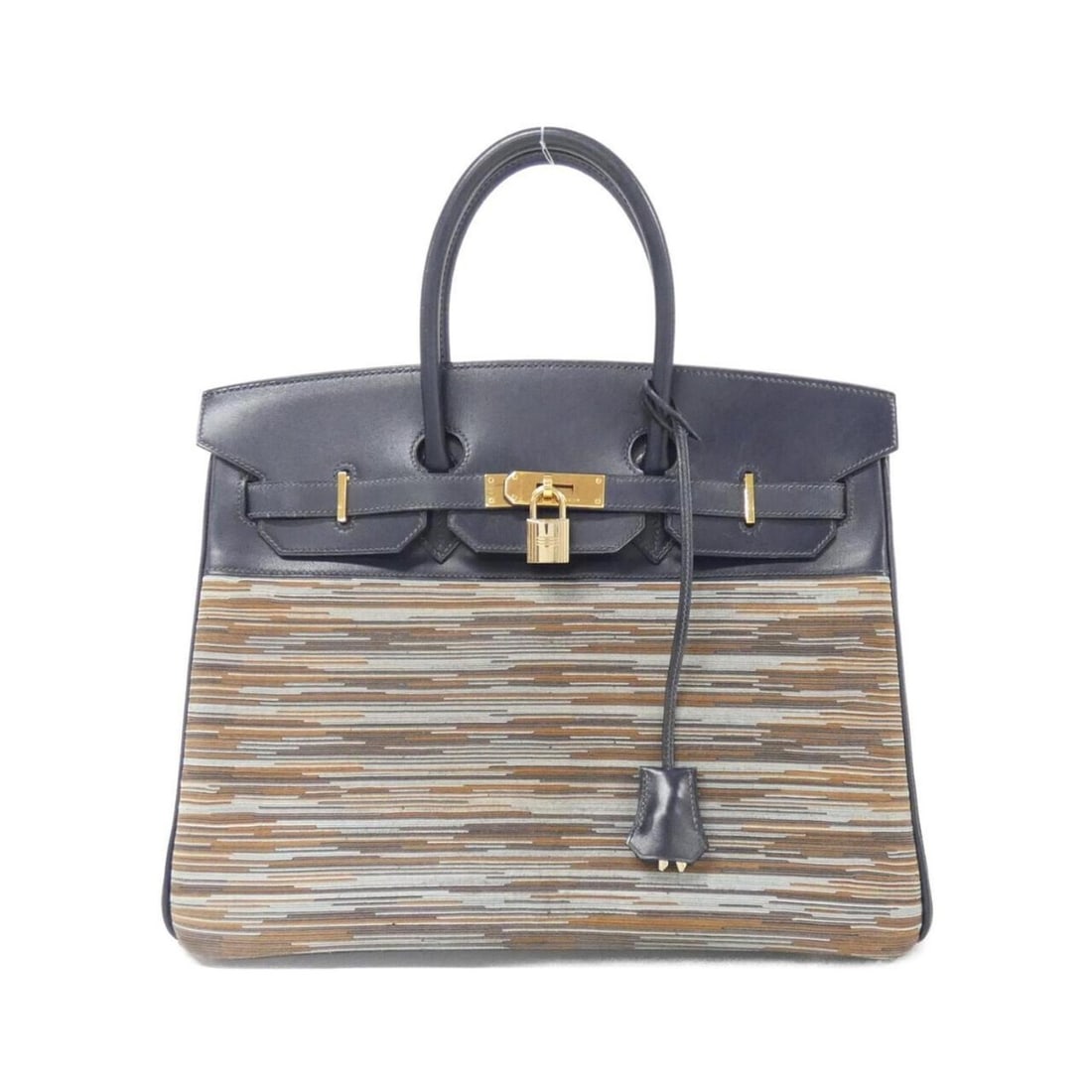 Hermes Birkin 35cm handbag: --- Catalog ---Category: SizeSize (HxWxD): 25cm x 35cm x 18cm / 9.84'' x 13.77'' x 7.08''Category: DesignType: HandbagColor: Blue indigoGender: WomenMaterial: Box calf leather , Vibrato leather Catego