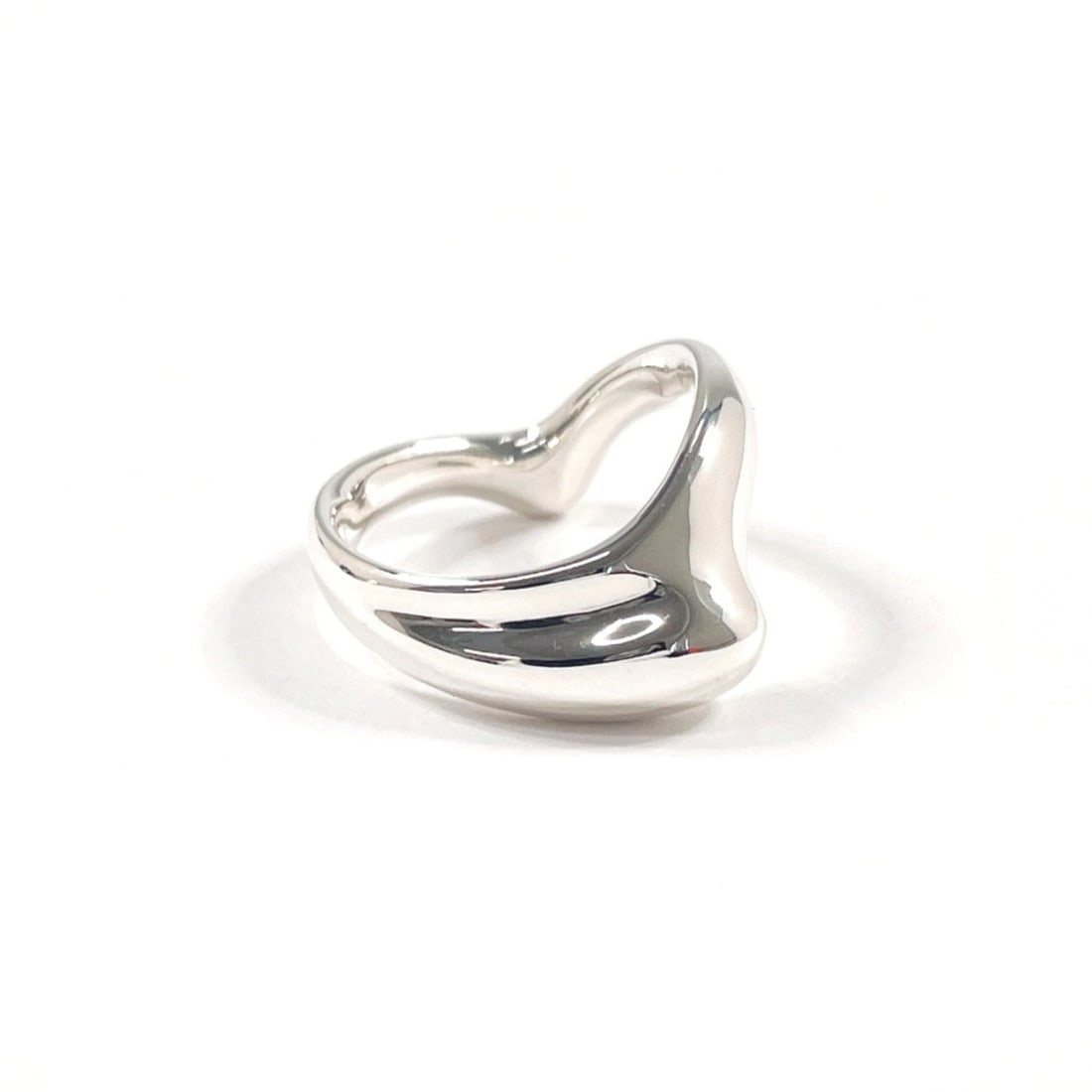 TIFFANY&Co. Tiffany Curved Wave Heart Elsa Peretti Ring, Sterling Silver 925, Size 7.5cm, Women's: --- Catalog ---Category: SizeJP Size: 7.5US Size: 4Category: DesignType: Band ringColor: SilverGender: WomenMaterial: Silver 925Category: GeneralBrand: TiffanyCountry of Origin: Spain--- Item List ---