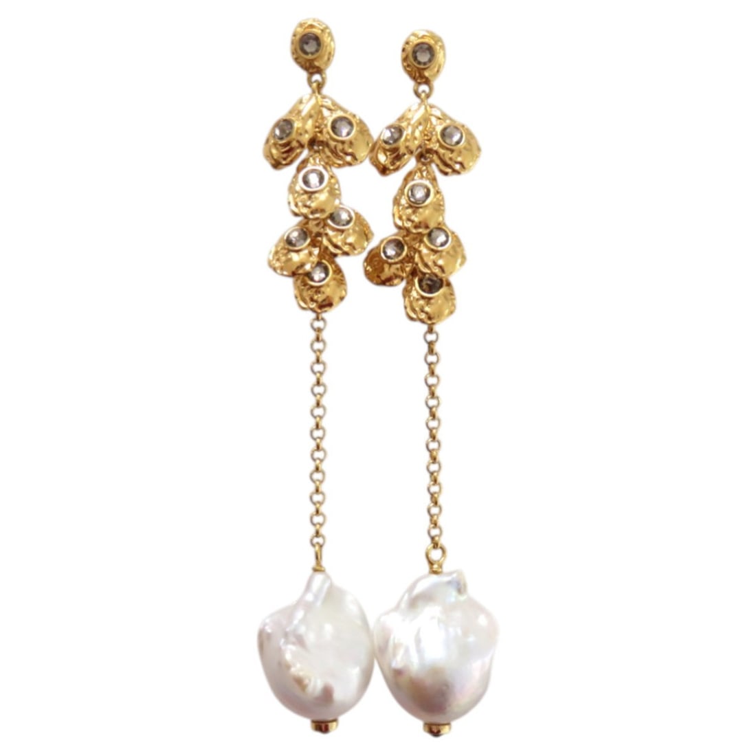 Chloé Chloe Celeste Pearl Brass Gold Earrings 0628: --- Catalog ---Category: SizeSize (HxWxD): 108.00mm x 17.00mm / 4.25'' x 0.67''Category: DesignType: Stud earringsColor: GoldGender: WomenMaterial: BrassCategory: GeneralBrand: ChloéCountry of Origin