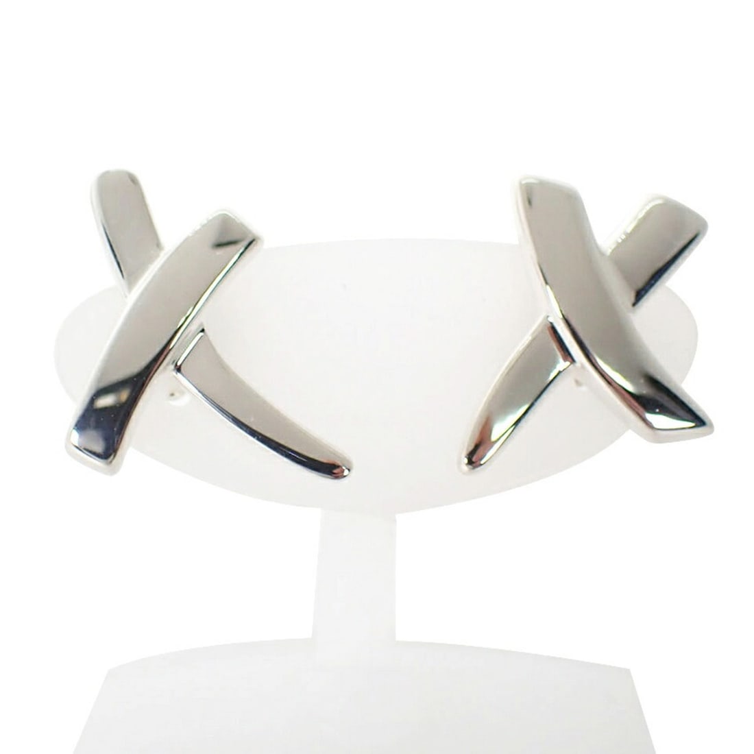 TIFFANY & Co. 925 Paloma Picasso Kiss Earrings: --- Catalog ---Category: SizeSize (HxWxD): 14.00mm x 13.00mm / 0.55'' x 0.51''Category: DesignType: Stud earringsGender: WomenMaterial: Sterling silver 925Category: GeneralBrand: Tiffany--- Item List 