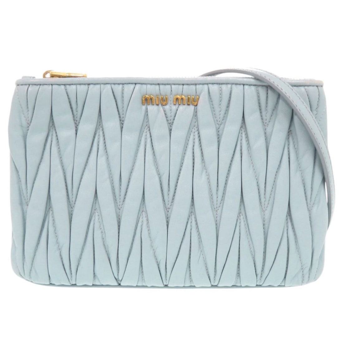 Miu Miu Miu Matelassé Logo Leather Light Blue Shoulder Bag (0567MIUMIU): --- Catalog ---Category: SizeSize (HxWxD): 13.5cm x 20.5cm / 5.31'' x 8.07''Strap Length: 112cm - 120cm / 44.09'' - 47.24''Category: DesignType: Shoulder bagColor: Light blueGender: WomenClosure: Zipp