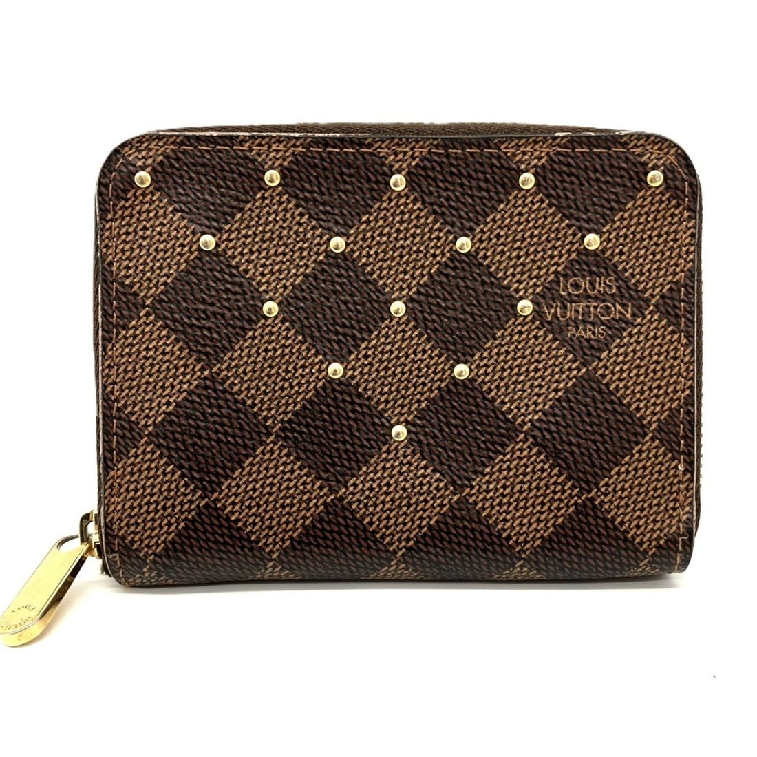 Louis Vuitton Zippy Coin Purse Studs Women's Case N60250 Damier Ebene x Rose Ballerine: --- Catalog ---Category: SizeWeight: 98g / 3.45oz.Size (HxWxD): 8.5cm x 11cm x 2cm / 3.34'' x 4.33'' x 0.78''Category: DesignType: Coin purse/coin caseColor: Damier Canvas, Ebene, Rose ballerineGender
