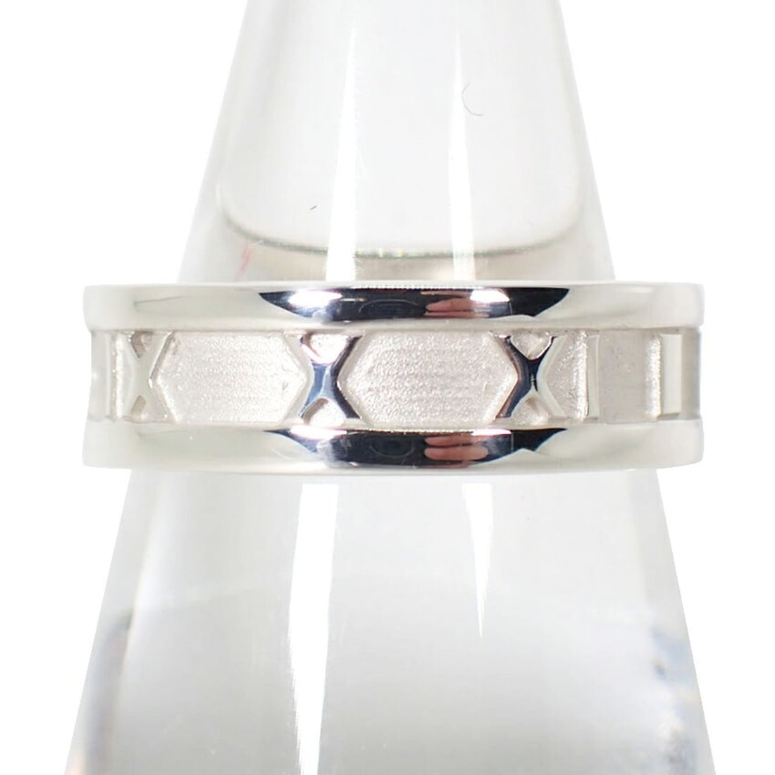 TIFFANY & Co. 925 Atlas Ring, Size 15: --- Catalog ---Category: SizeUS Size: 7.5Brand Size: 55Category: DesignType: Band ringGender: WomenMaterial: Sterling silver 925Category: GeneralBrand: Tiffany--- Item List ---Section: