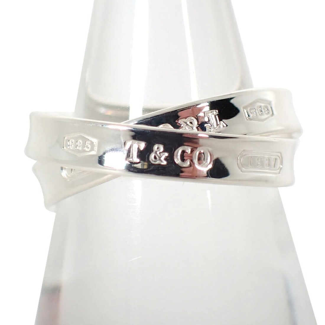 TIFFANY & Co. 925 1837 Interlocking Circle Ring, Size 12: --- Catalog ---Category: SizeUS Size: 6.5Brand Size: 52Category: DesignType: Band ringGender: WomenMaterial: Sterling silver 925Category: GeneralBrand: Tiffany--- Item List ---Section: ConditionRankin
