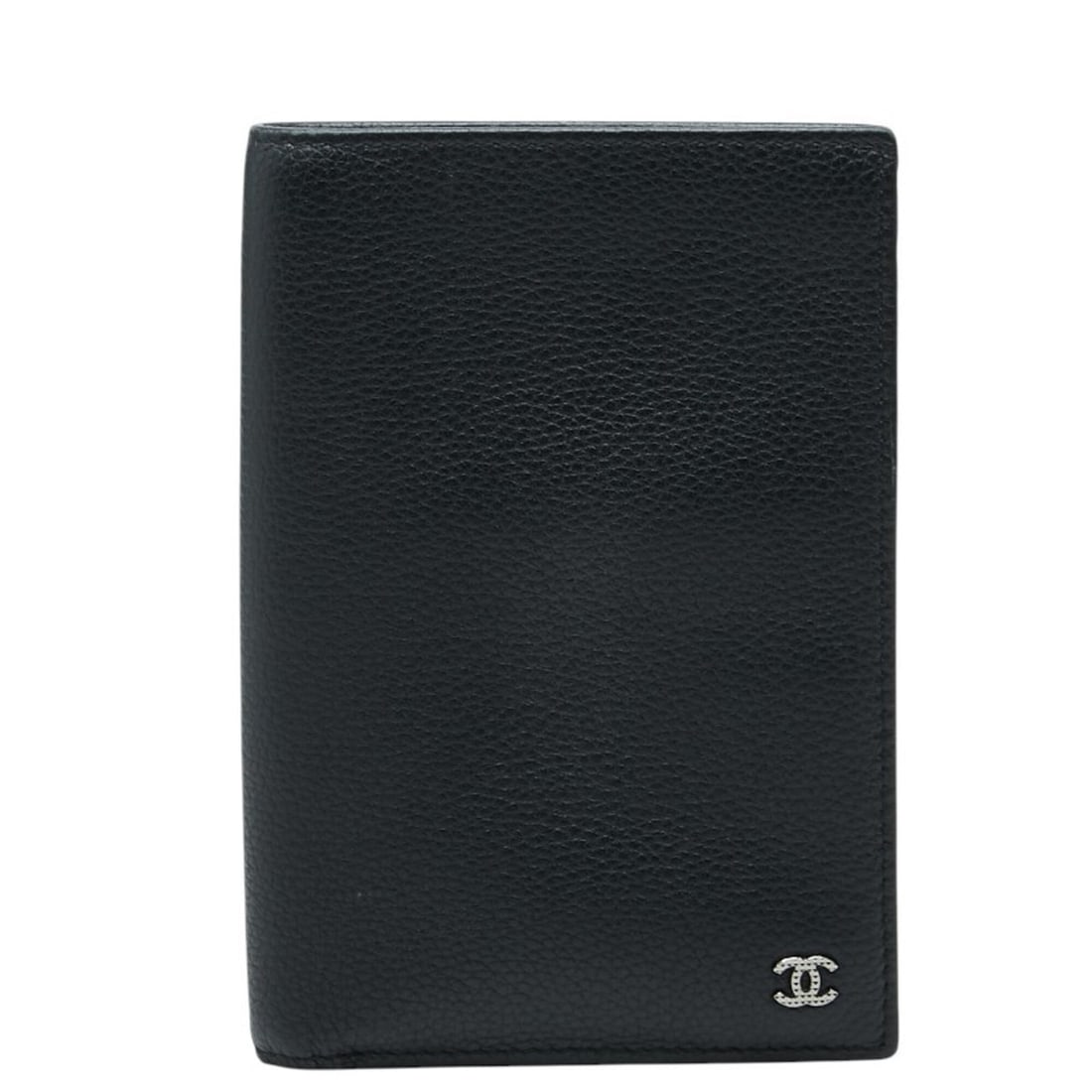 Chanel Coco Mark Bi-fold Wallet, Black Leather, Women's CHANEL: --- Catalog ---Category: SizeSize (HxWxD): 14.5cm x 10cm x 1cm / 5.7'' x 3.93'' x 0.39''Category: DesignType: Wallet (bi-fold)Color: BlackGender: WomenMaterial: Leather Category: GeneralBrand: Chanel-