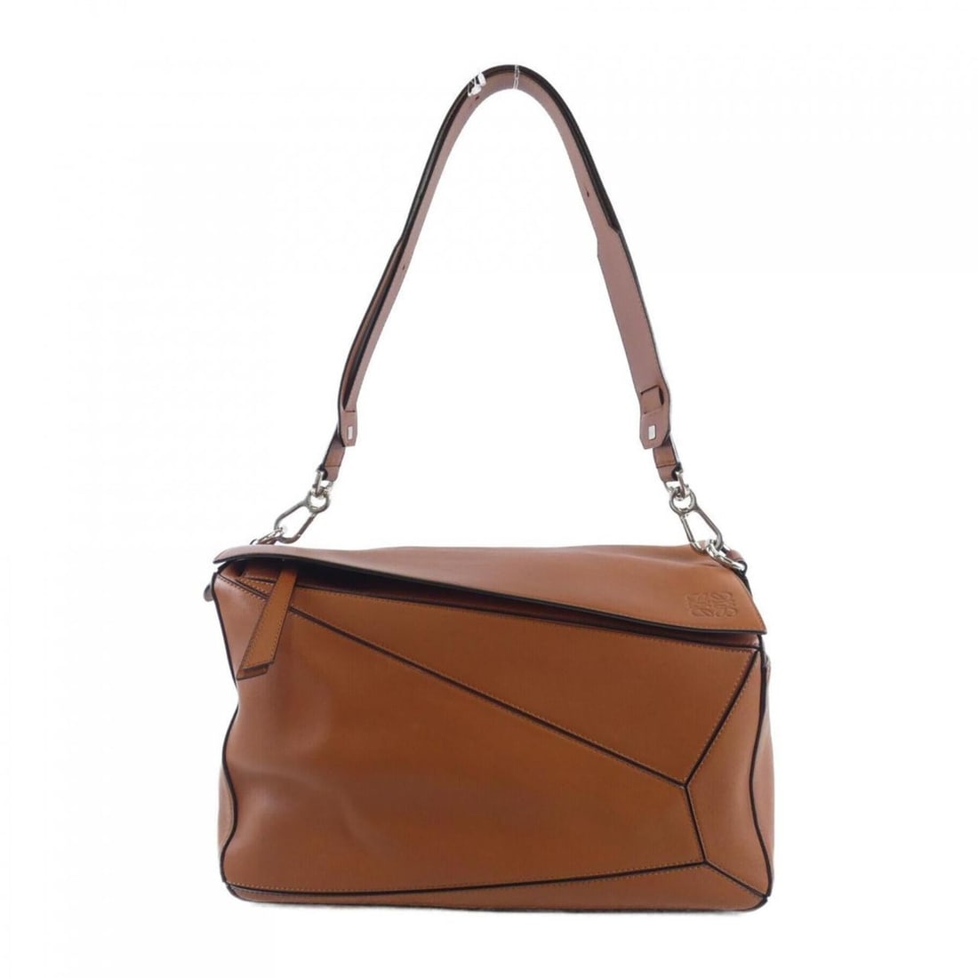 Loewe PUZZLE XL 322 56 S79 Shoulder Bag: --- Catalog ---Category: SizeSize (HxWxD): 23cm x 35cm x 20cm / 9.05'' x 13.77'' x 7.87''Category: DesignType: Shoulder bagColor: BrownGender: Women,MenMaterial: Leather Leather/Fur Type: CalfskinCate