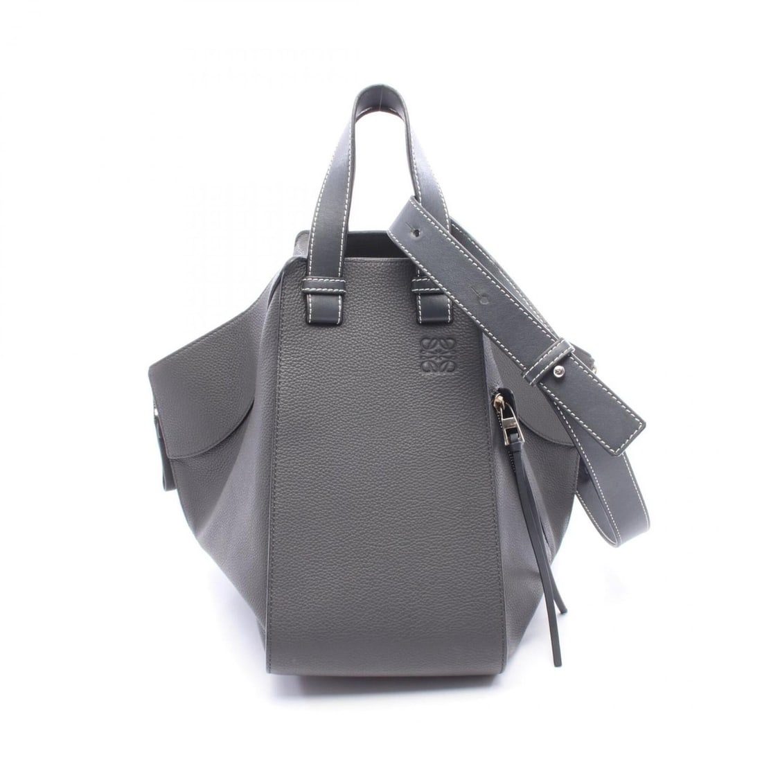 Loewe Hammock Medium 2-Way Leather Handbag for Women, Gray: --- Catalog ---Category: SizeSize (HxWxD): 27cm x 16cm x 30cm / 10.62'' x 6.29'' x 11.81''Category: DesignType: HandbagColor: GrayGender: WomenMaterial: Leather Category: GeneralBrand: Loewe--- Item L