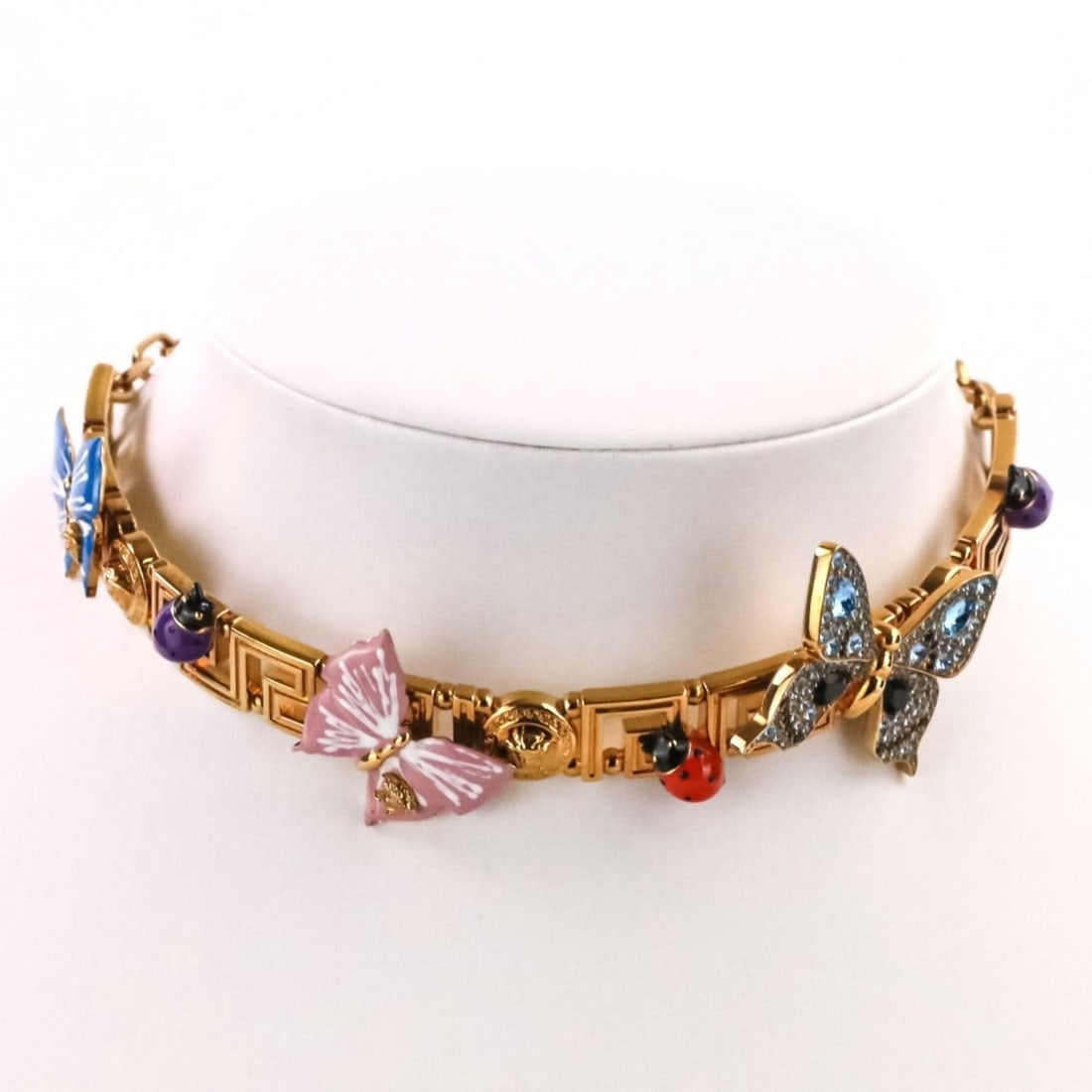 VERSACE x Dua Lipa Collaboration Butterfly Chain Necklace Choker, Gold Color, Women's: --- Catalog ---Category: SizeNeck Circumference: 40.5 cm / 15.94''Category: DesignColor: BlueGender: WomenNecklace Type: NecklaceCategory: GeneralBrand: Versace--- Item List ---Section: ConditionRanki