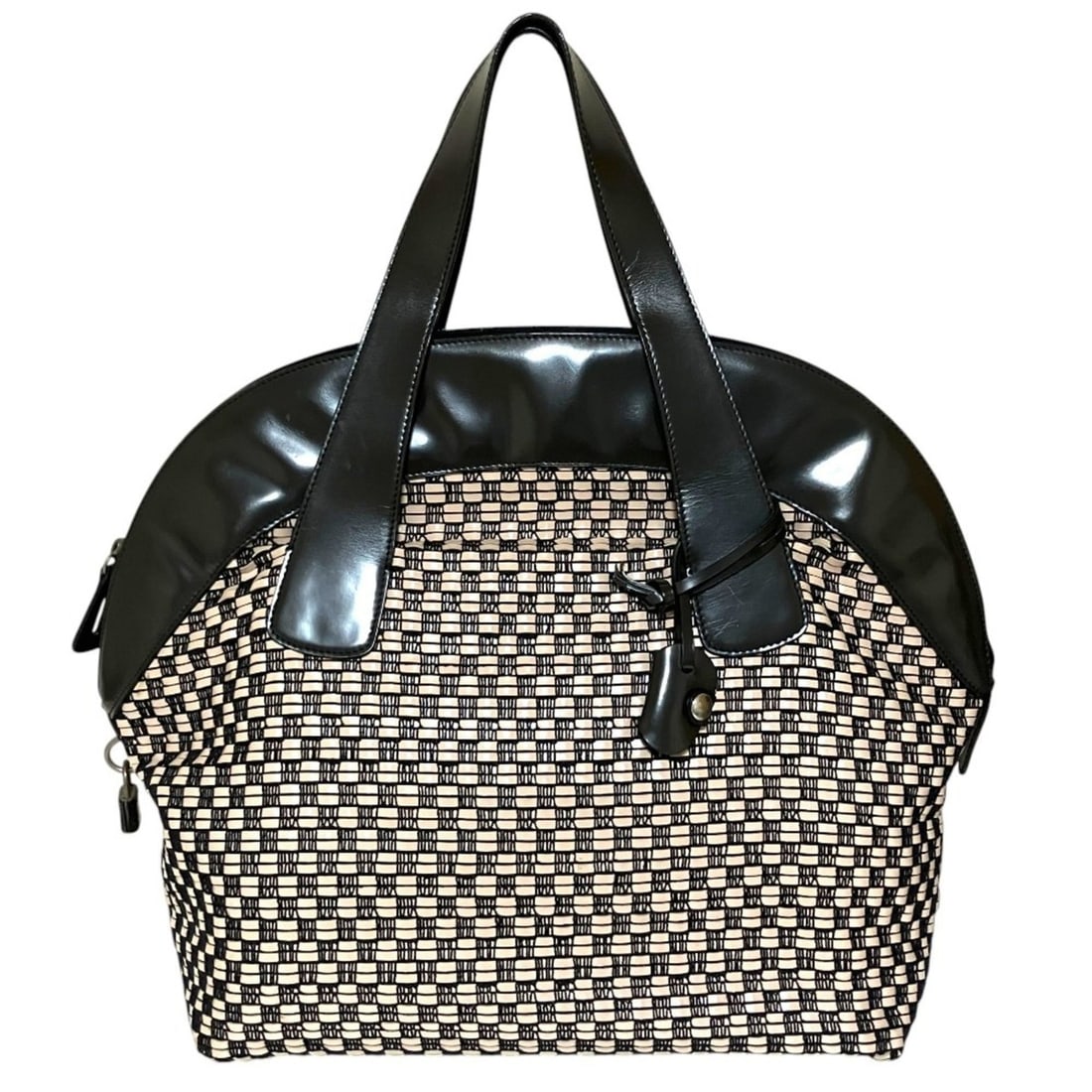MARNI Padlock Woven Tote Bag Handbag Black Beige Women's: --- Catalog ---Category: SizeSize (HxWxD): 35cm x 44cm x 15.5cm / 13.77'' x 17.32'' x 6.1''Category: DesignType: Handbag, Tote bagColor: Beige, BlackGender: WomenCategory: GeneralBrand: Marni--- Item 
