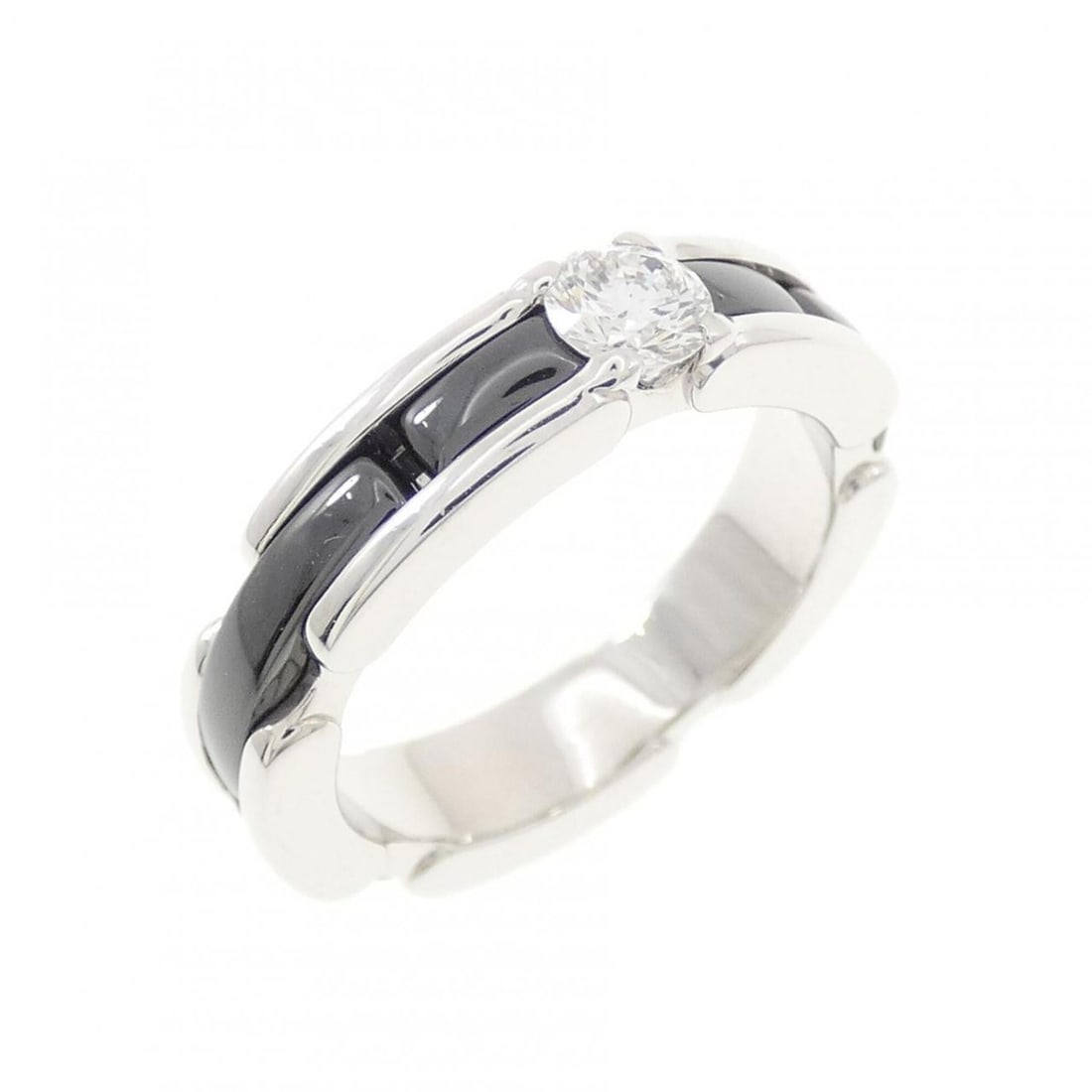 Chanel Ultra Collection Ring: --- Catalog ---Category: SizeUS Size: 3.5Brand Size: 46Category: DesignType: Band ringStone: DiamondGender: WomenMaterial: Ceramic, White gold (18K)Category: GeneralMPN: J3095Brand: Chanel--- Item