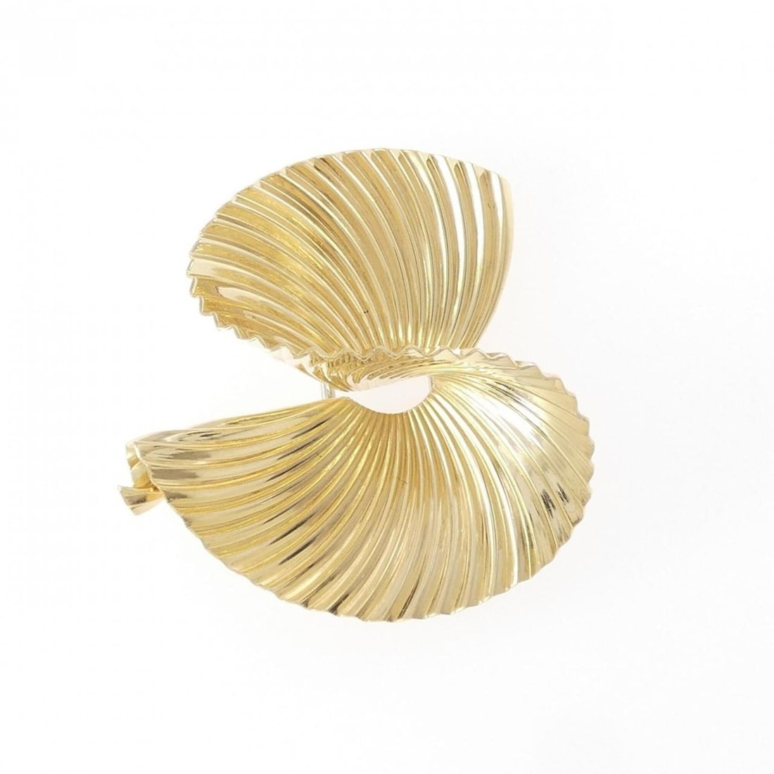Tiffany & Co. 750YG Brooch: --- Catalog ---Category: SizeSize (HxWxD): 3.85cm x 3.9cm / 1.51'' x 1.53''Category: DesignType: BroochGender: WomenMaterial: Yellow gold (18K)Category: GeneralBrand: Tiffany--- Item List ---Section: