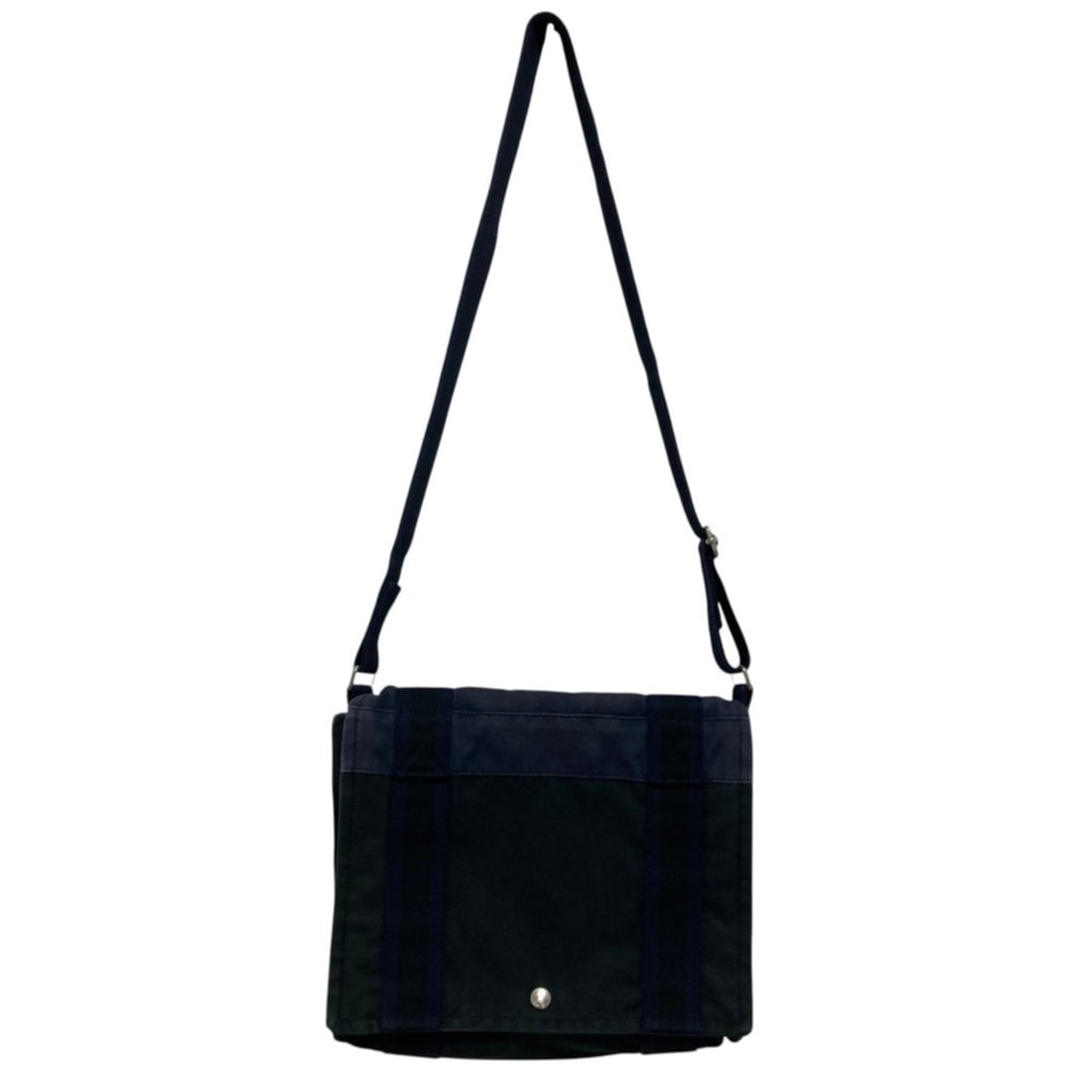 HERMES Fourre-Tout Bassas PM Shoulder Bag, Navy Black, Women's: --- Catalog ---Category: SizeSize (HxWxD): 26cm x 30.5cm x 8.5cm / 10.23'' x 12'' x 3.34''Strap Length: 119cm / 46.85''Category: DesignType: Shoulder bagColor: Black, NavyGender: WomenInner Pocket: Op