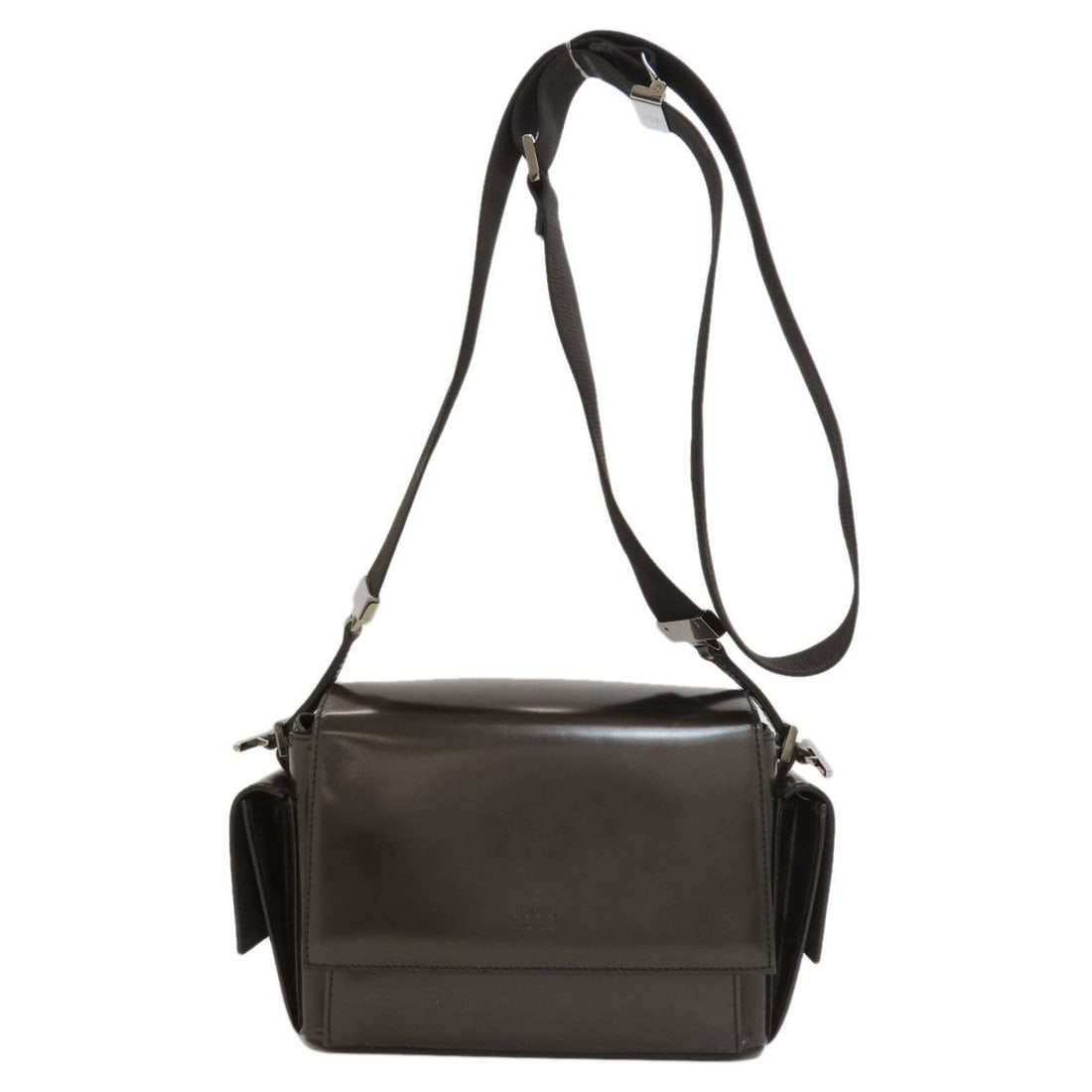 Gucci 001-3278-002113 Logo Shoulder Bag Patent Leather Women's GUCCI: --- Catalog ---Category: SizeSize (HxWxD): 14cm x 19cm x 8cm / 5.51'' x 7.48'' x 3.14''Category: DesignType: Shoulder bagColor: Black, GrayGender: WomenMaterial: Patent leather Category: GeneralMPN: 0
