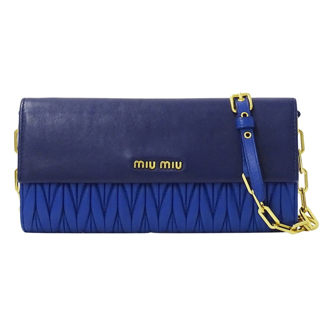 Miu Miu Miu Women's Shoulder Wallet, Matelassé Leather, Blue, 5M1290, Blue Chain Wallet: --- Catalog ---Category: SizeSize (HxWxD): 10.5cm x 21cm x 3cm / 4.13'' x 8.26'' x 1.18''Category: DesignType: Chain/Shoulder walletColor: BlueGender: WomenMaterial: Leather Category: GeneralMPN: 5M12