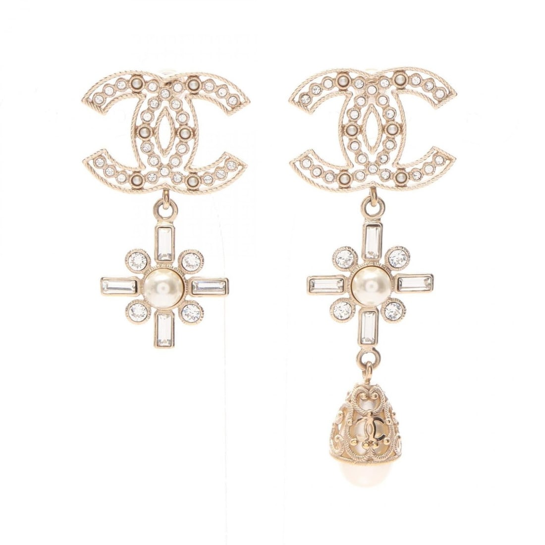 Chanel B19S Coco Mark Earrings, Gold Plated (GP), Faux Pearl, Rhinestone, Women's, Gold, White,: --- Catalog ---Category: SizeSize (HxWxD): 67.00mm x 25.00mm / 2.64'' x 0.98''Category: DesignType: Stud earringsColor: Clear, Gold, WhiteGender: WomenMaterial: Gold plating, RhinestoneCategory: Gener