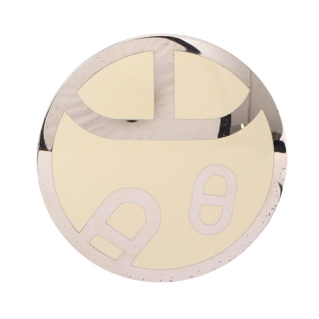 Hermes Chaine d'Ancre Round Scarf Ring Accessory, Metal, Women's, Silver/Ivory: --- Catalog ---Category: DesignType: Scarf ringColor: Ivory, SilverGender: WomenMaterial: Metal Category: GeneralBrand: HermesCategory: Physical PropertiesSize (HxWxD): 6cm x 6cm / 2.36'' x 2.36''--- 
