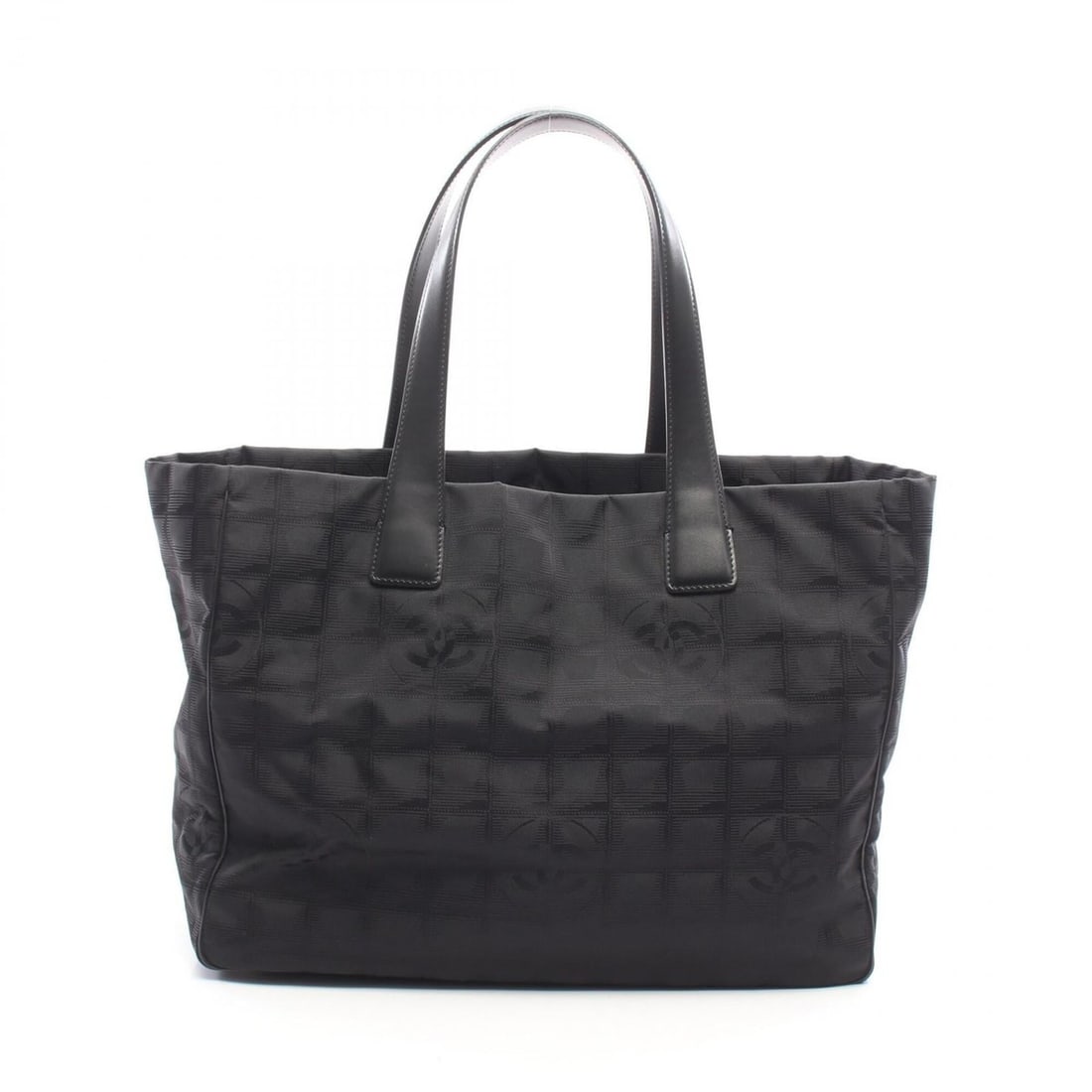 Chanel New Travel Line MM Tote Bag Handbag Leather Nylon Canvas Women's Black A15991: --- Catalog ---Category: SizeSize (HxWxD): 25cm x 34cm x 14.5cm / 9.84'' x 13.38'' x 5.7''Category: DesignType: Handbag, Tote bagColor: BlackGender: WomenMaterial: Leather , Nylon canvas Hardware Colo