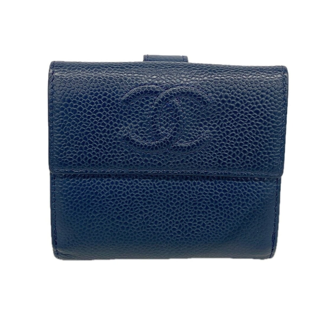 Chanel wallet, caviar leather, navy, women's.: --- Catalog ---Category: SizeSize (HxWxD): 10cm x 11cm x 3cm / 3.93'' x 4.33'' x 1.18''Category: DesignType: Wallet (bi-fold)Color: NavyGender: WomenMaterial: Grained Calfskin Category: GeneralBrand: 