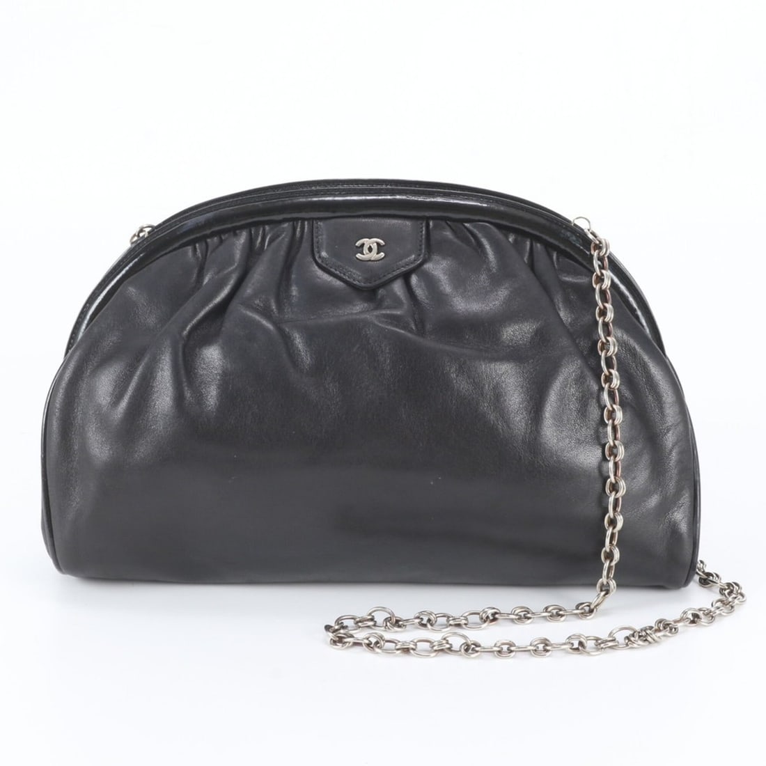 Chanel Coco Mark Leather Shoulder Bag with Chain Closure, Black, for Women: --- Catalog ---Category: SizeSize (HxWxD): 18cm x 28cm x 6cm / 7.08'' x 11.02'' x 2.36''Category: DesignType: Shoulder bagColor: BlackGender: WomenMaterial: Leather Category: GeneralBrand: ChanelCount