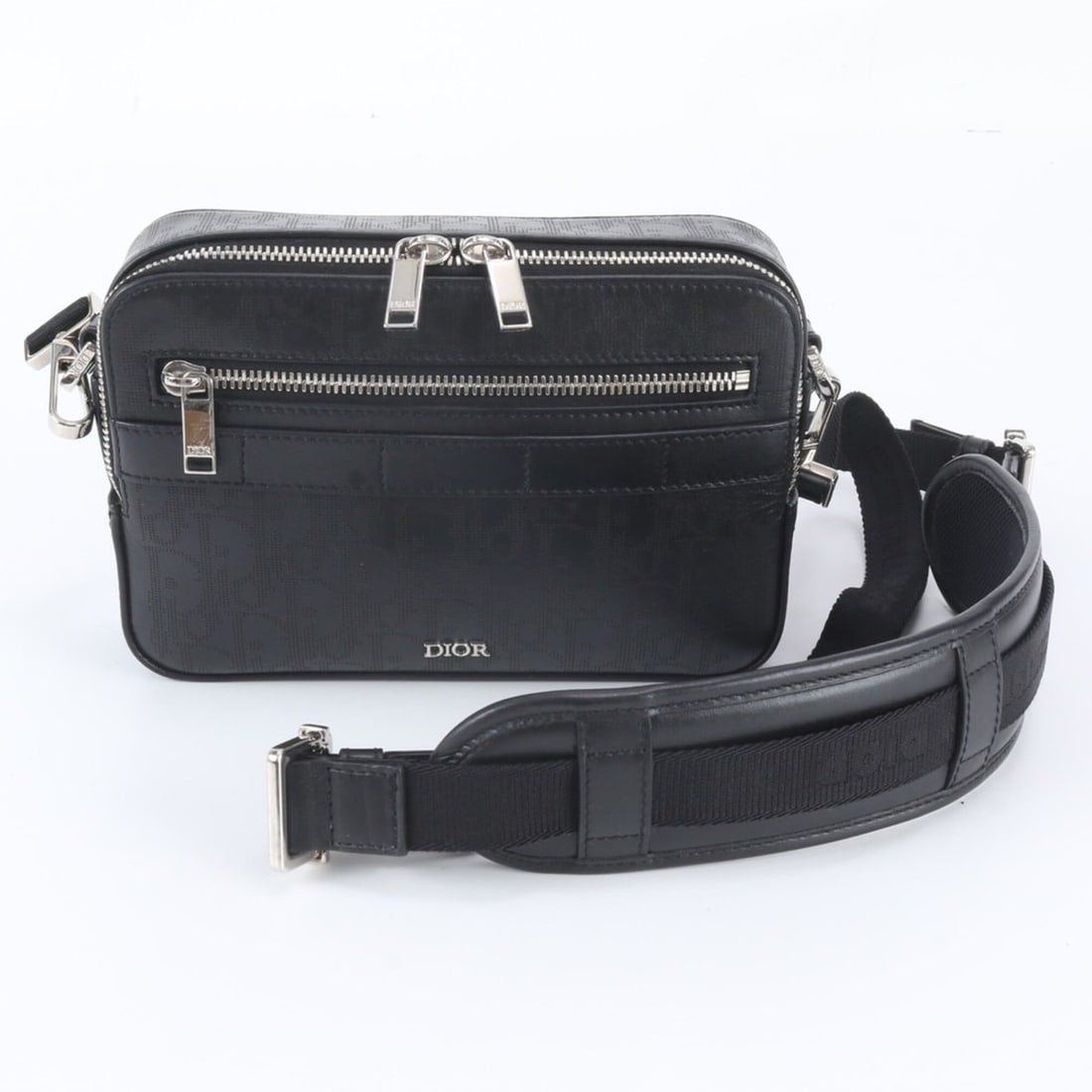 Christian Dior Oblique Galaxy Leather Shoulder Bag, Black, Men's: --- Catalog ---Category: SizeSize (HxWxD): 14cm x 22cm x 6cm / 5.51'' x 8.66'' x 2.36''Category: DesignType: Shoulder bagColor: BlackGender: MenMaterial: Leather Category: GeneralBrand: Christian Dior