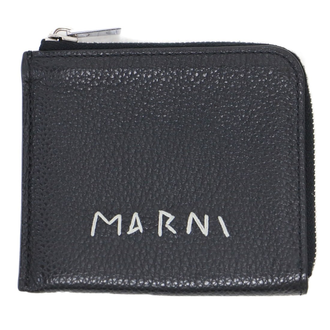 MARNI wallet, black leather, logo embroidery, zip-around MENDING HAND STITCH, L-shaped zipper, made: --- Catalog ---Category: SizeSize (HxWxD): 9cm x 10.5cm / 3.54'' x 4.13''Category: DesignType: Coin purse/coin caseColor: BlackGender: WomenMaterial: Leather Category: GeneralBrand: MarniCountry of Or