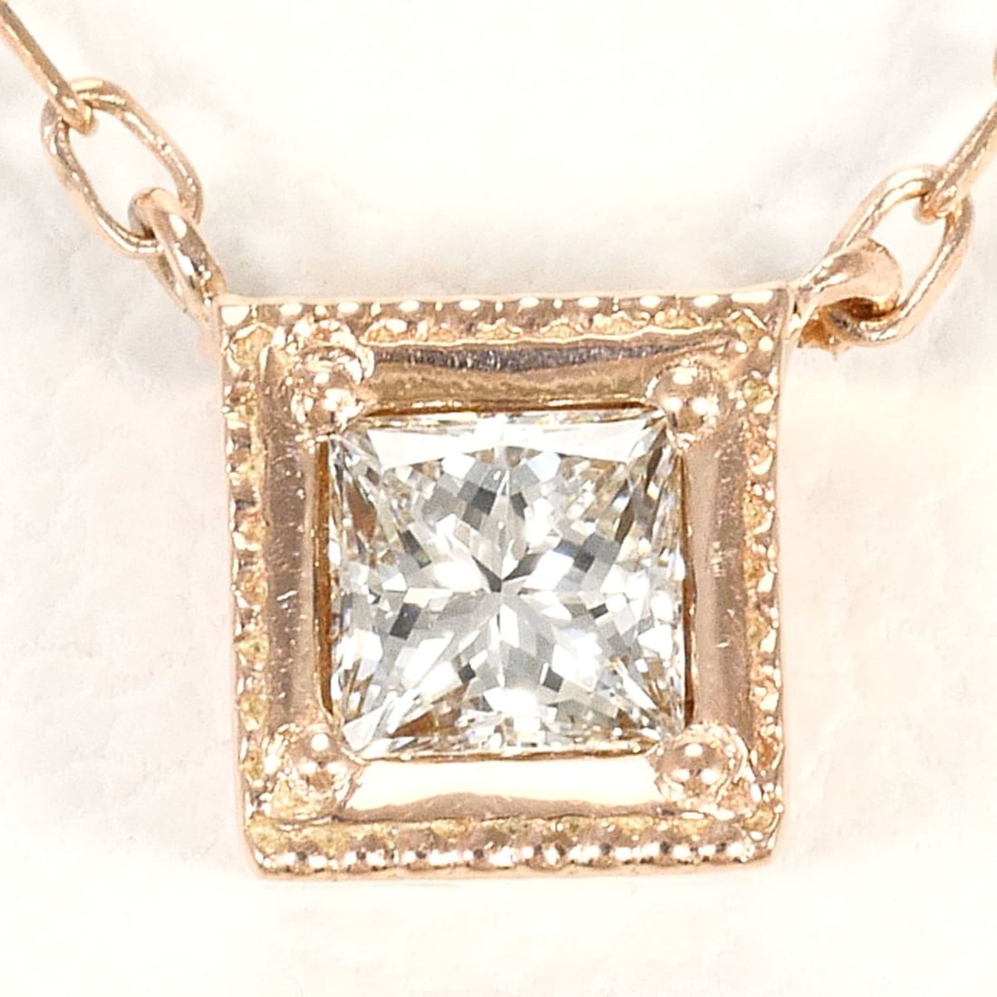 K10 10K Pink Gold Necklace with 0.08ct Diamond, Total Weight 0.8g, 40cm Length, Jewelry: --- Catalog ---Category: SizeWeight: 0.8g / 0.02oz.Pendant Size: 5mm x 6mm / 0.19'' x 0.23''Neck Circumference: 40 cm / 15.74''Category: DesignColor: Pink goldMetal: GoldStone: DiamondGender: WomenMat