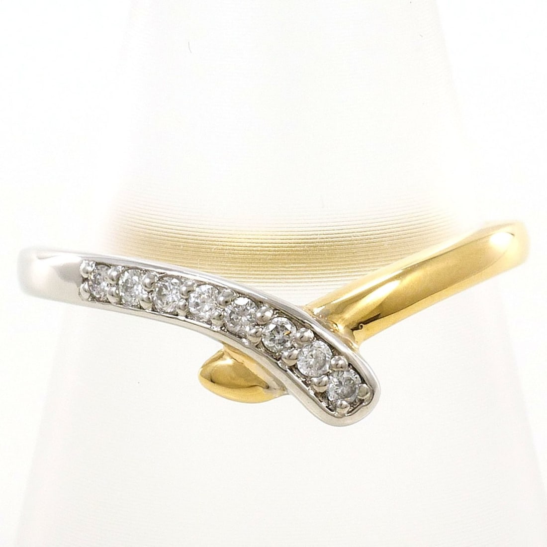 PT950 Platinum 18K Yellow Gold Ring, 1 Diamond (0.08ct), Total Weight 2.5g, Jewelry: --- Catalog ---Category: SizeWidth: 5mm / 0.2''Weight: 2.5g / 0.08oz.JP Size: 12US Size: 6.5Category: DesignType: Band ringColor: Platinum, Yellow goldMetal: Gold, PlatinumStone: DiamondGender: WomenM